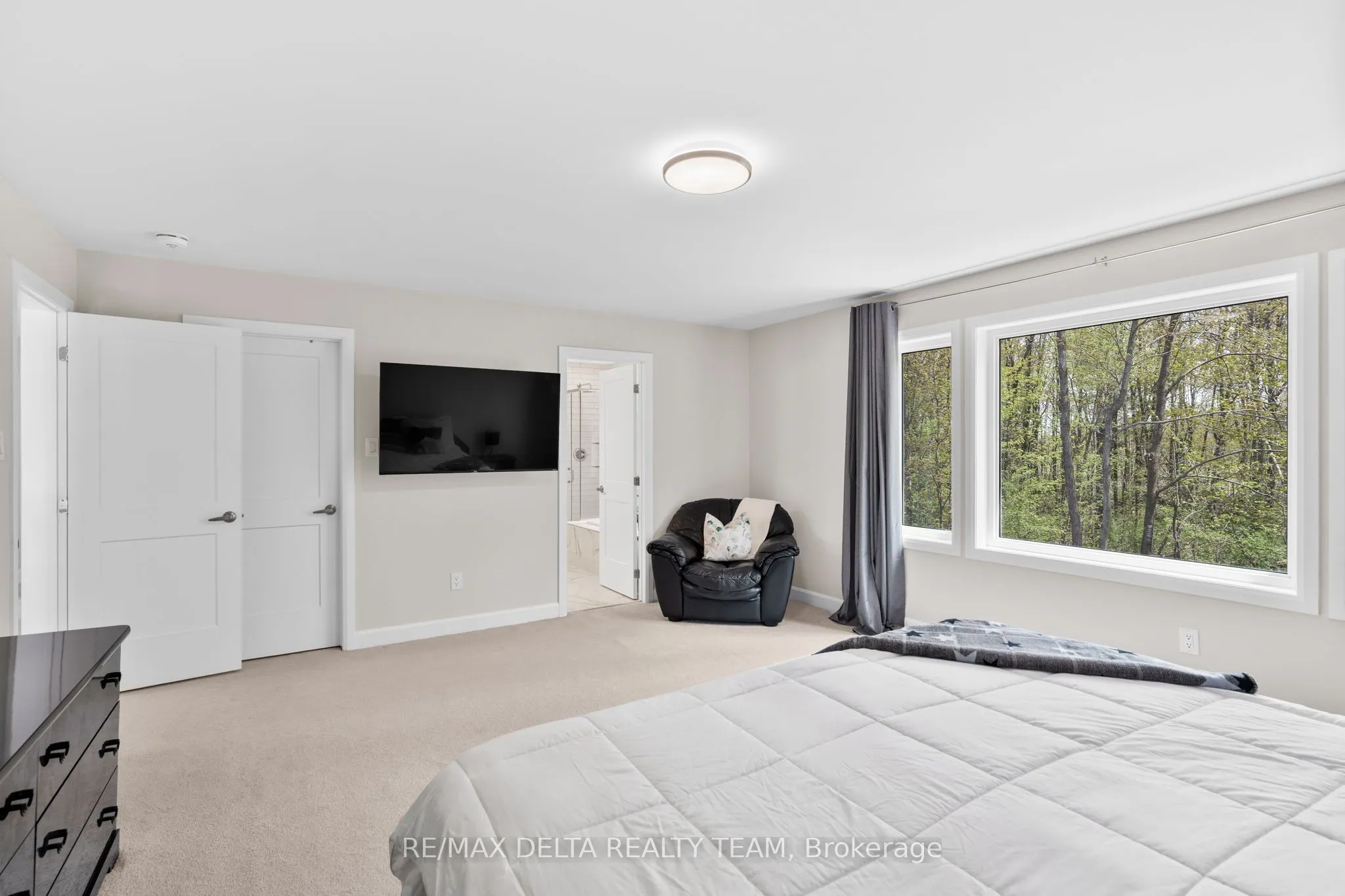820 MERCIER Crescent