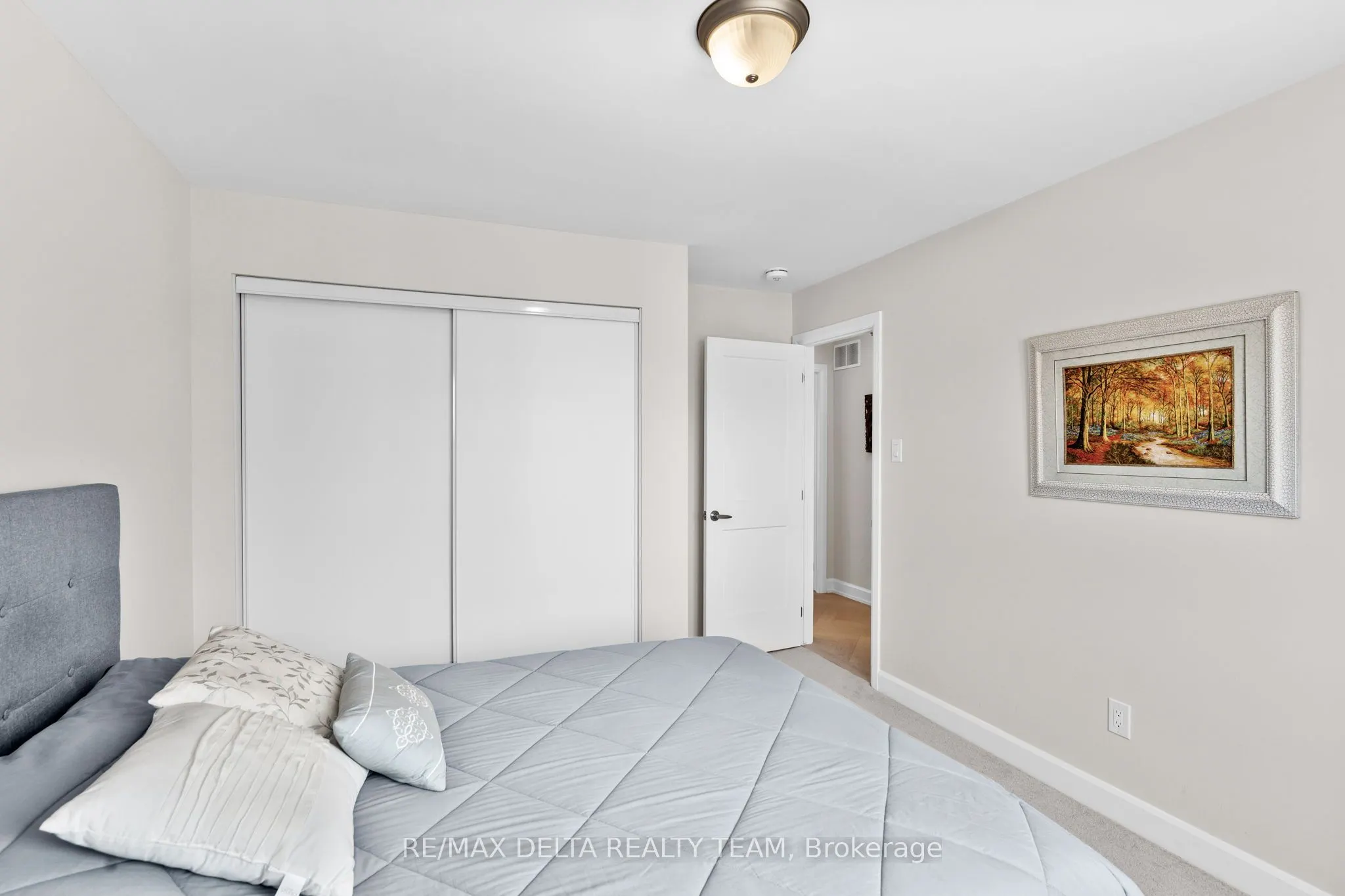 820 MERCIER Crescent