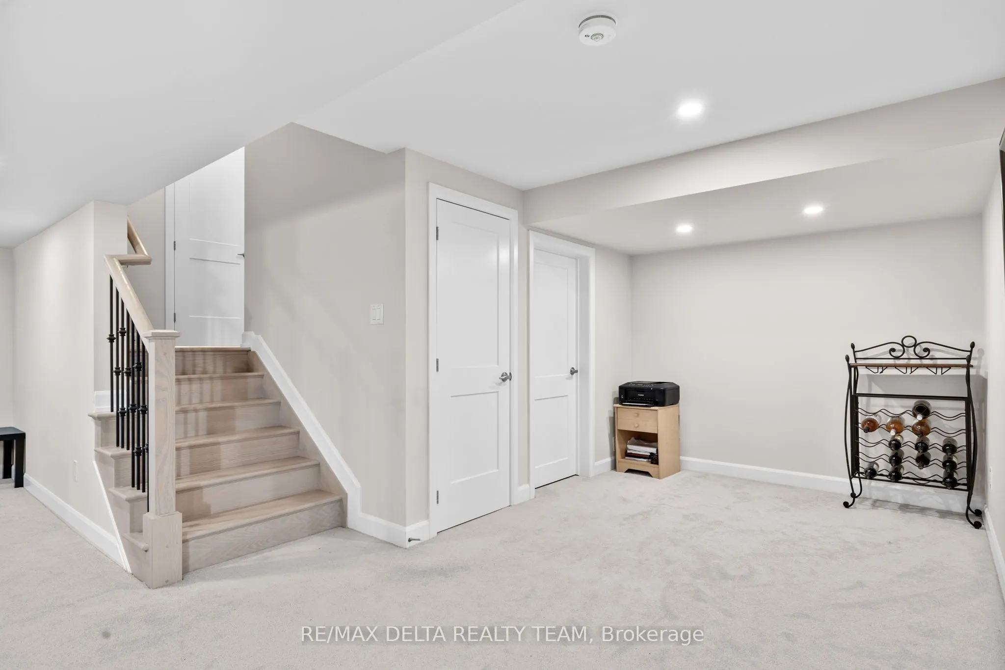 820 MERCIER Crescent