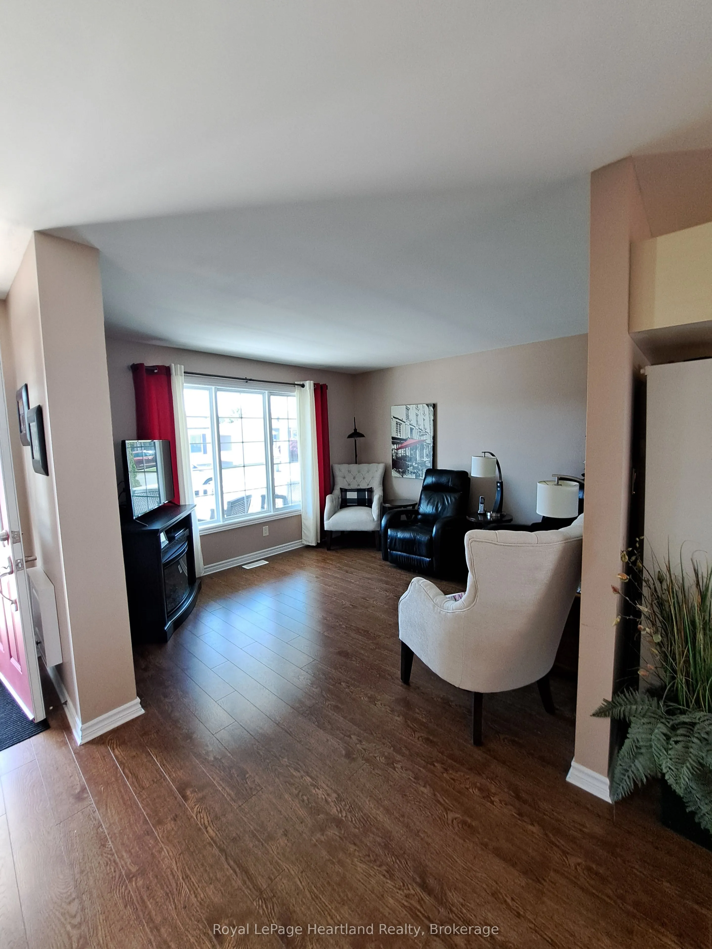 460 Richard Crescent, #0