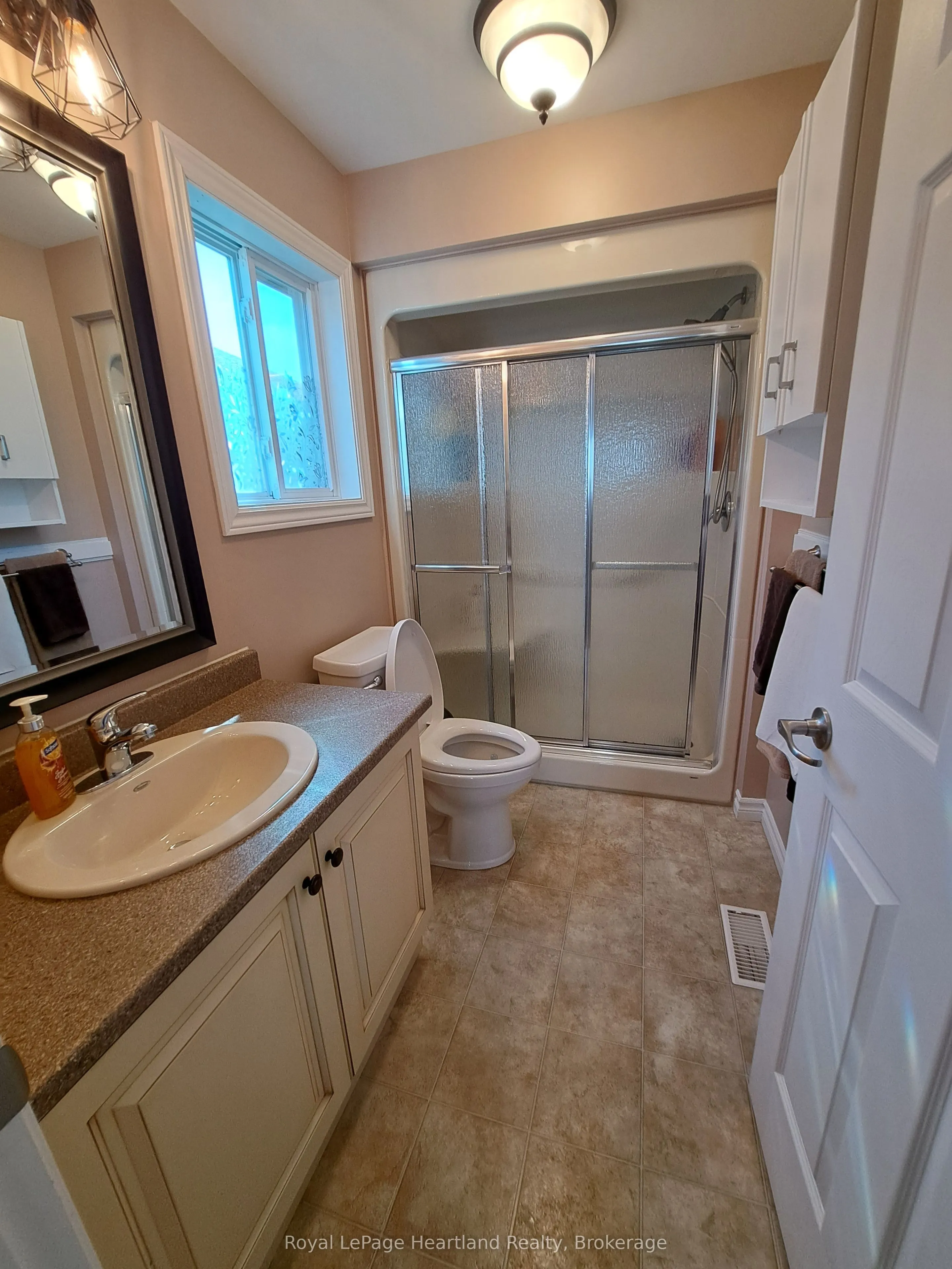 460 Richard Crescent, #0