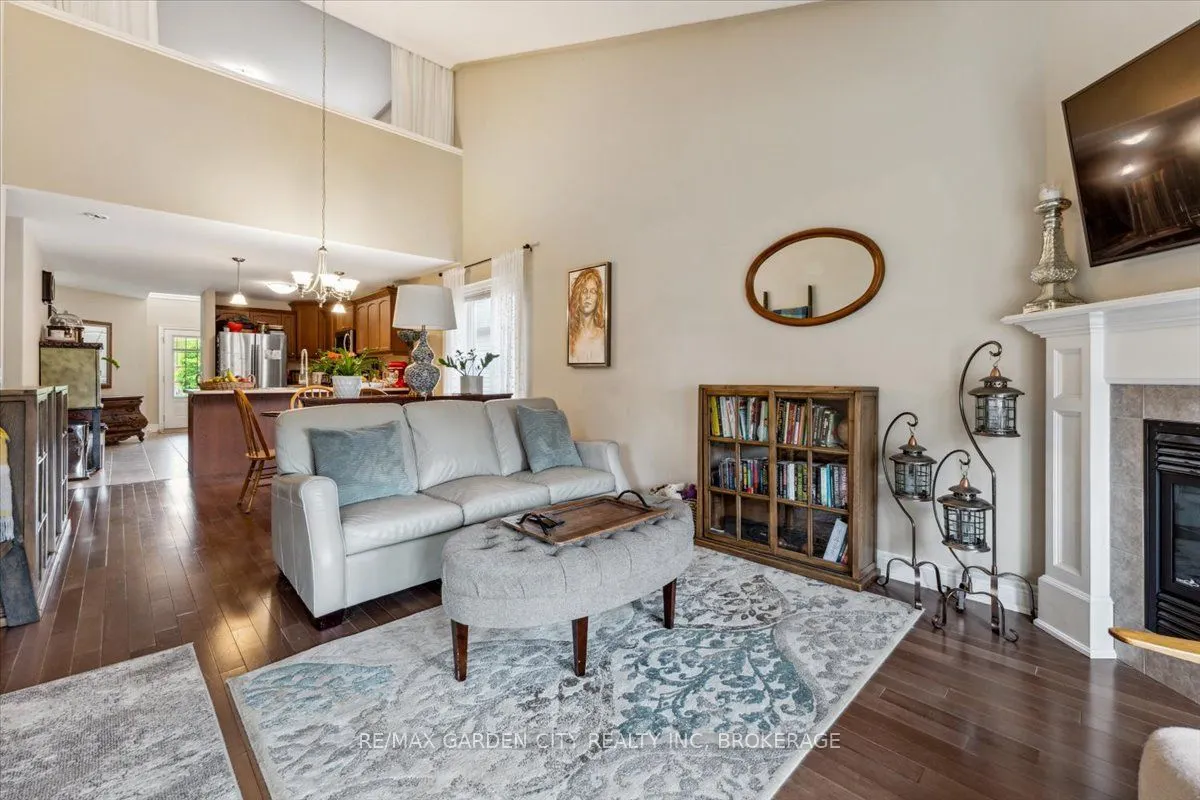 3945 VILLAGE CREEK Drive