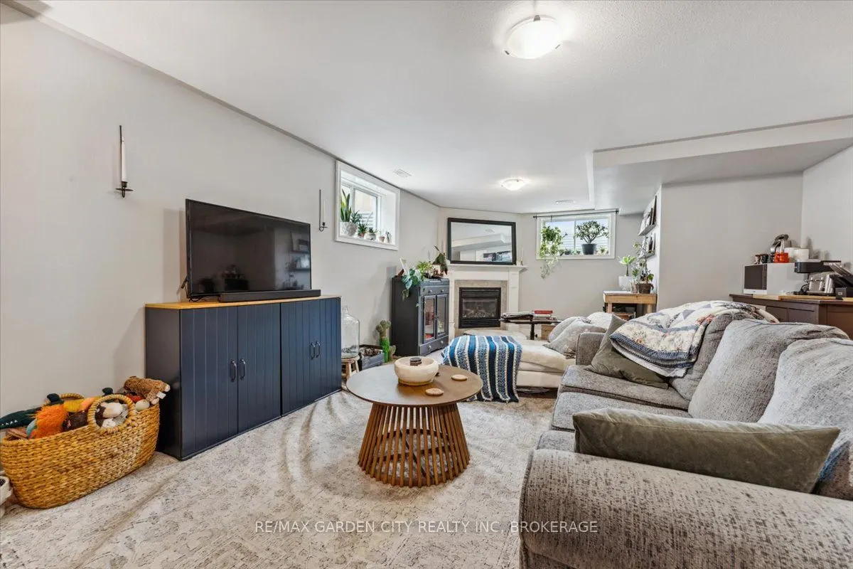 3945 VILLAGE CREEK Drive