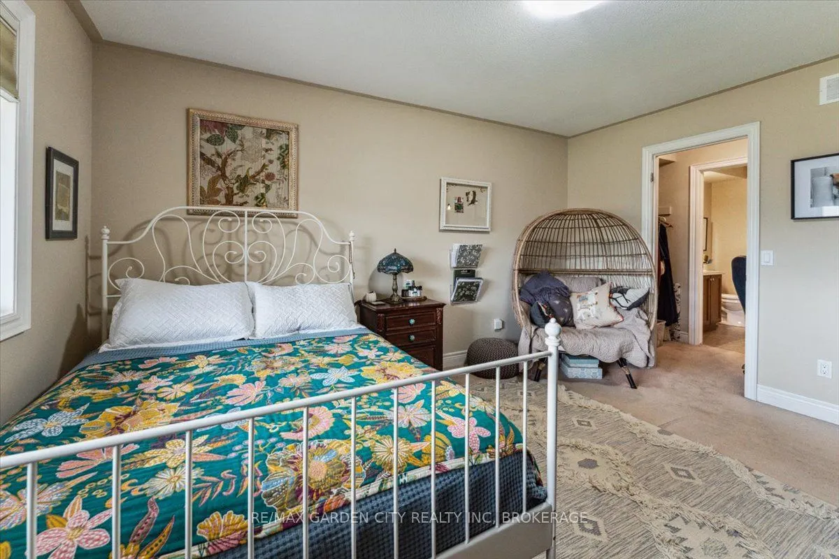 3945 VILLAGE CREEK Drive