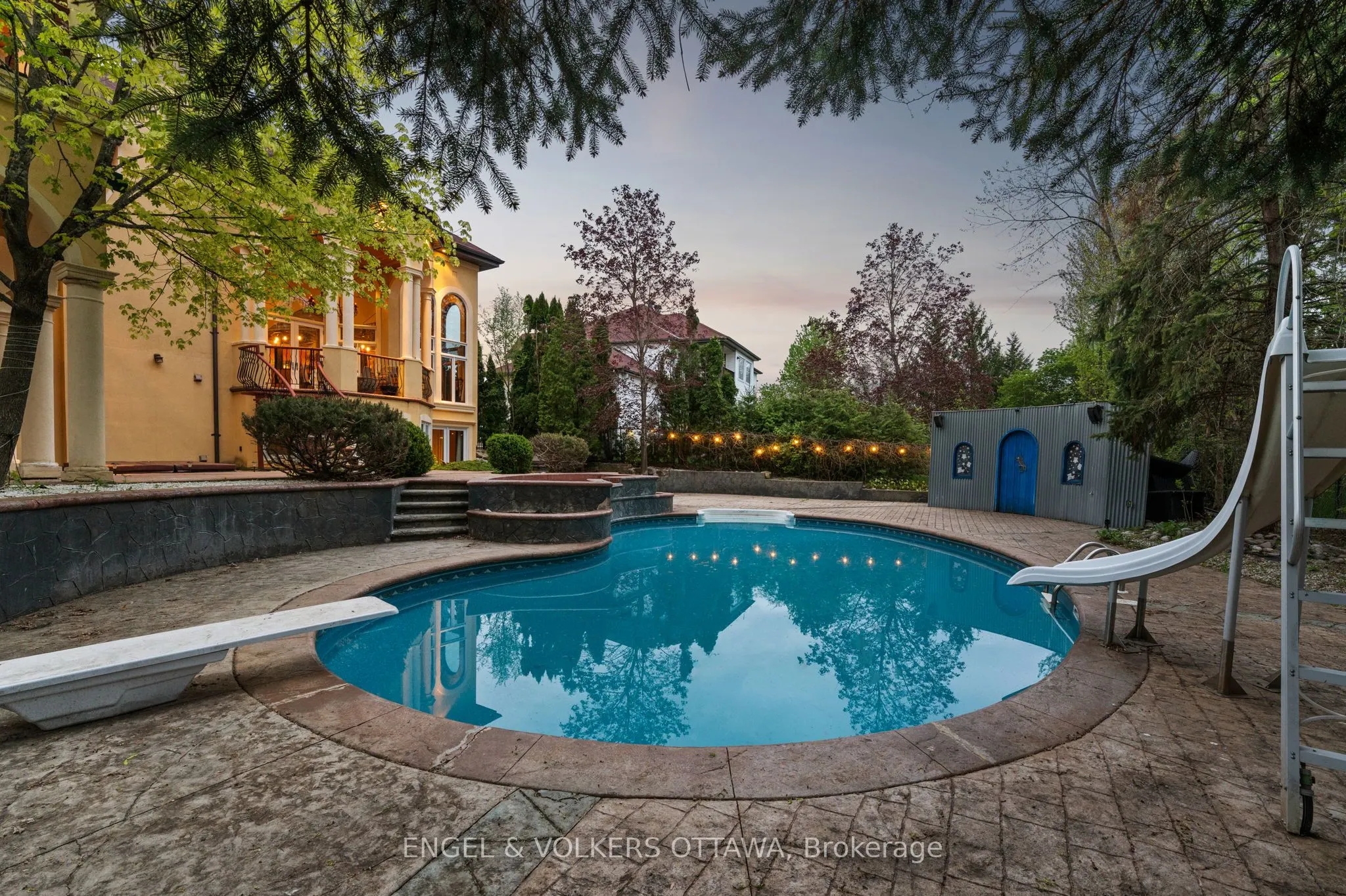 6 Cypress Gardens