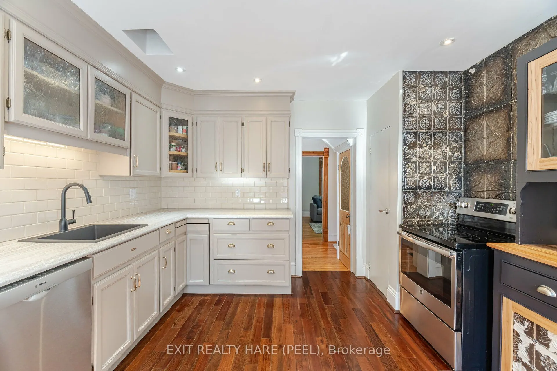51 Osprey Street S