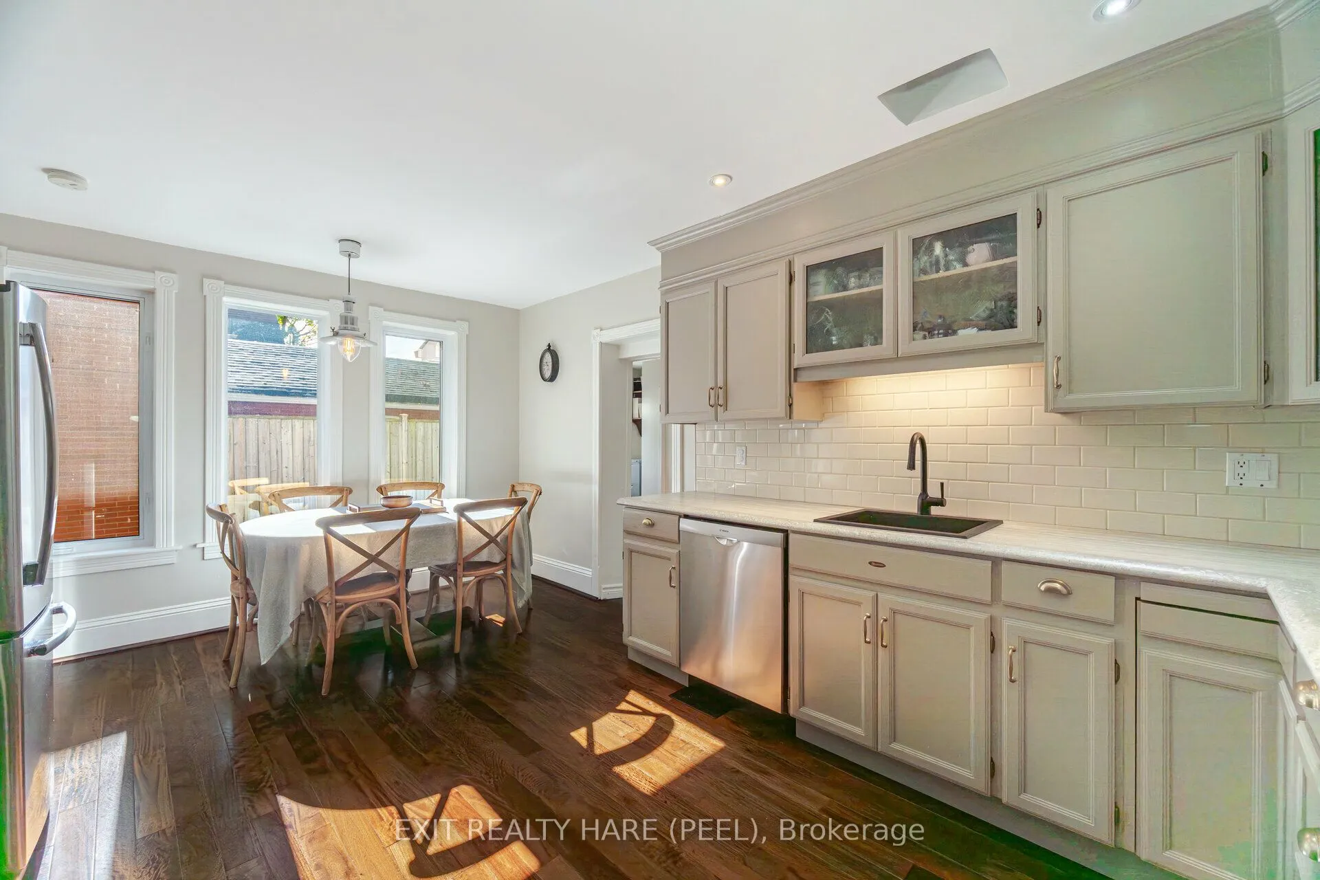 51 Osprey Street S