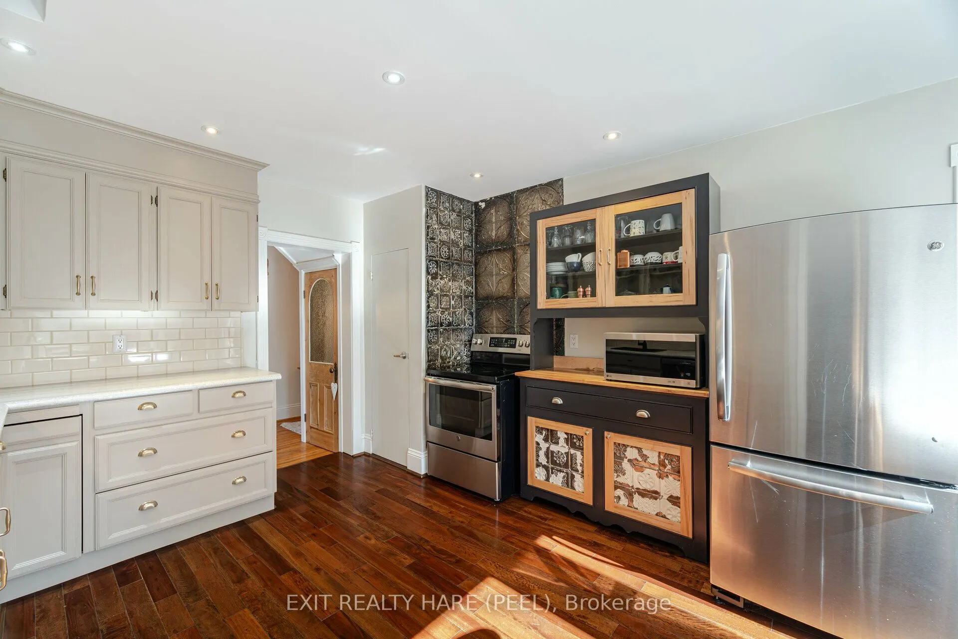 51 Osprey Street S