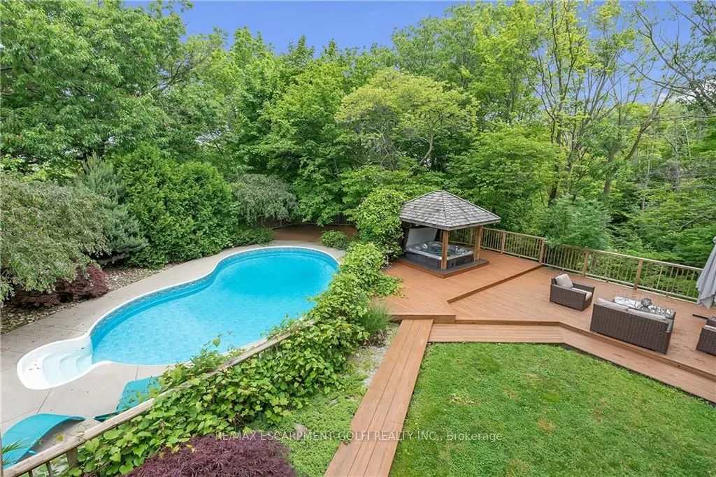 39 Hilts Drive