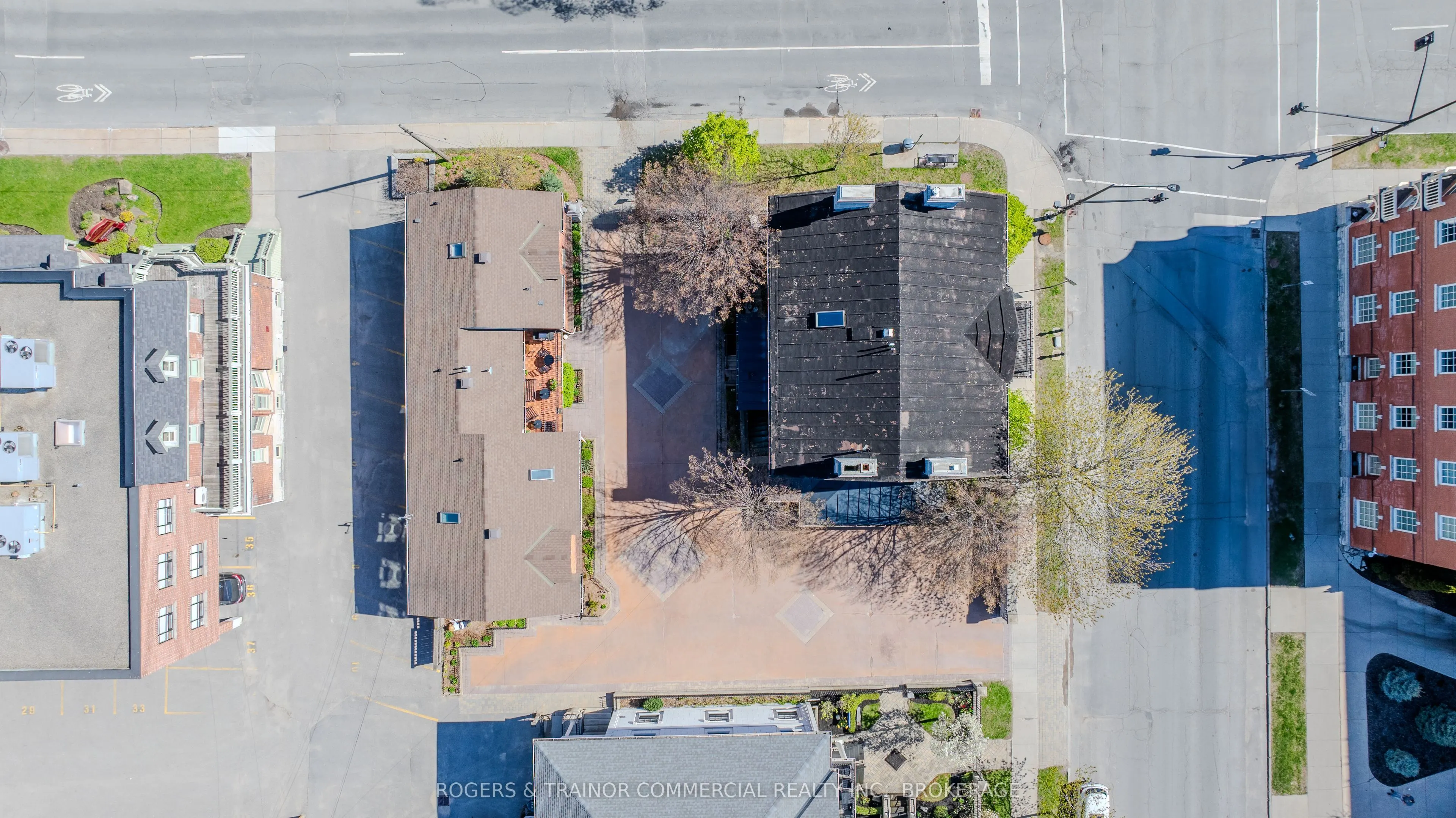 264 King Street E