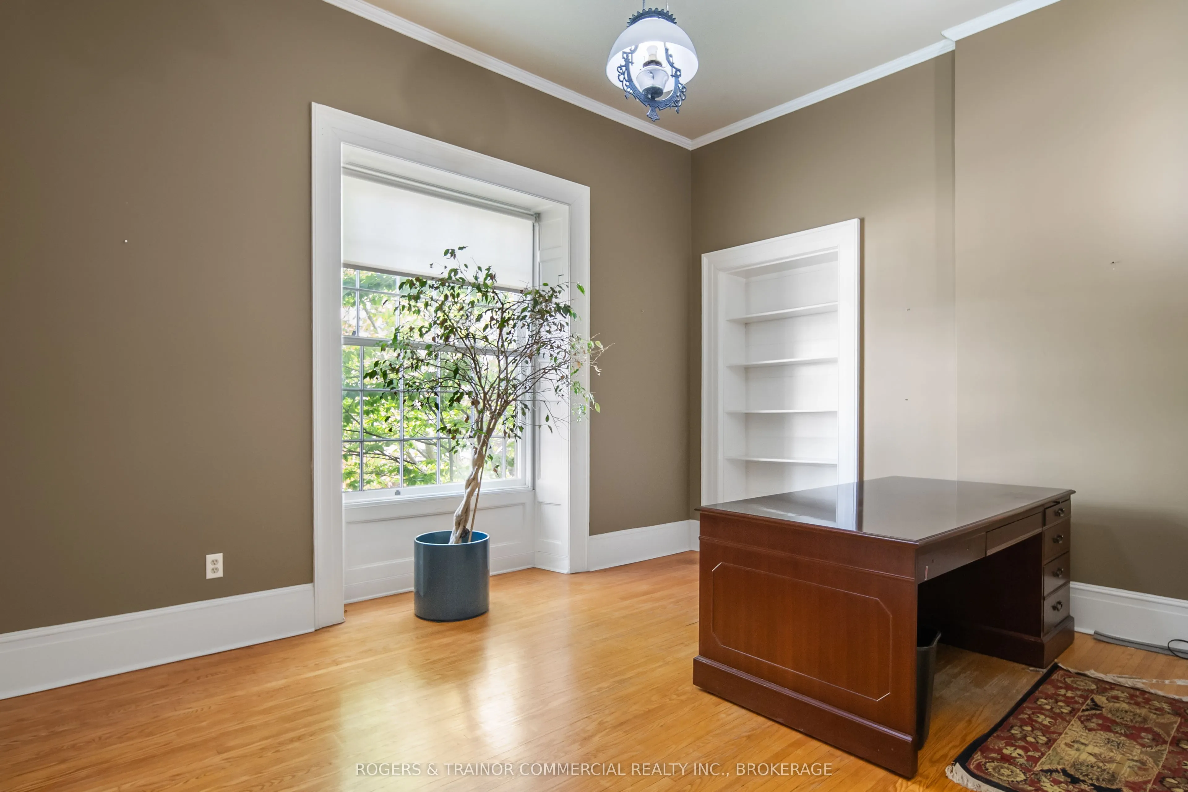 264 King Street E