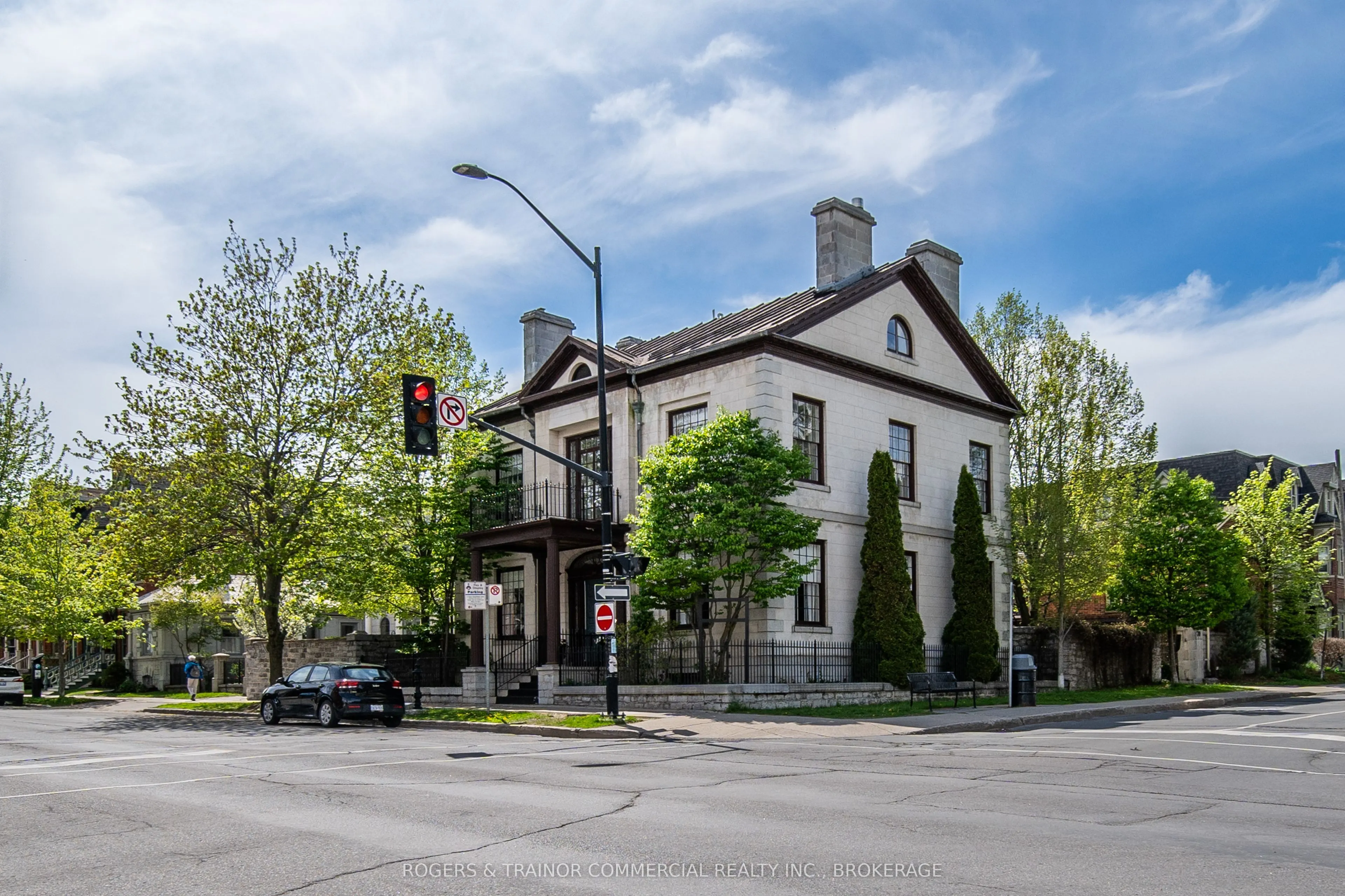 264 King Street E
