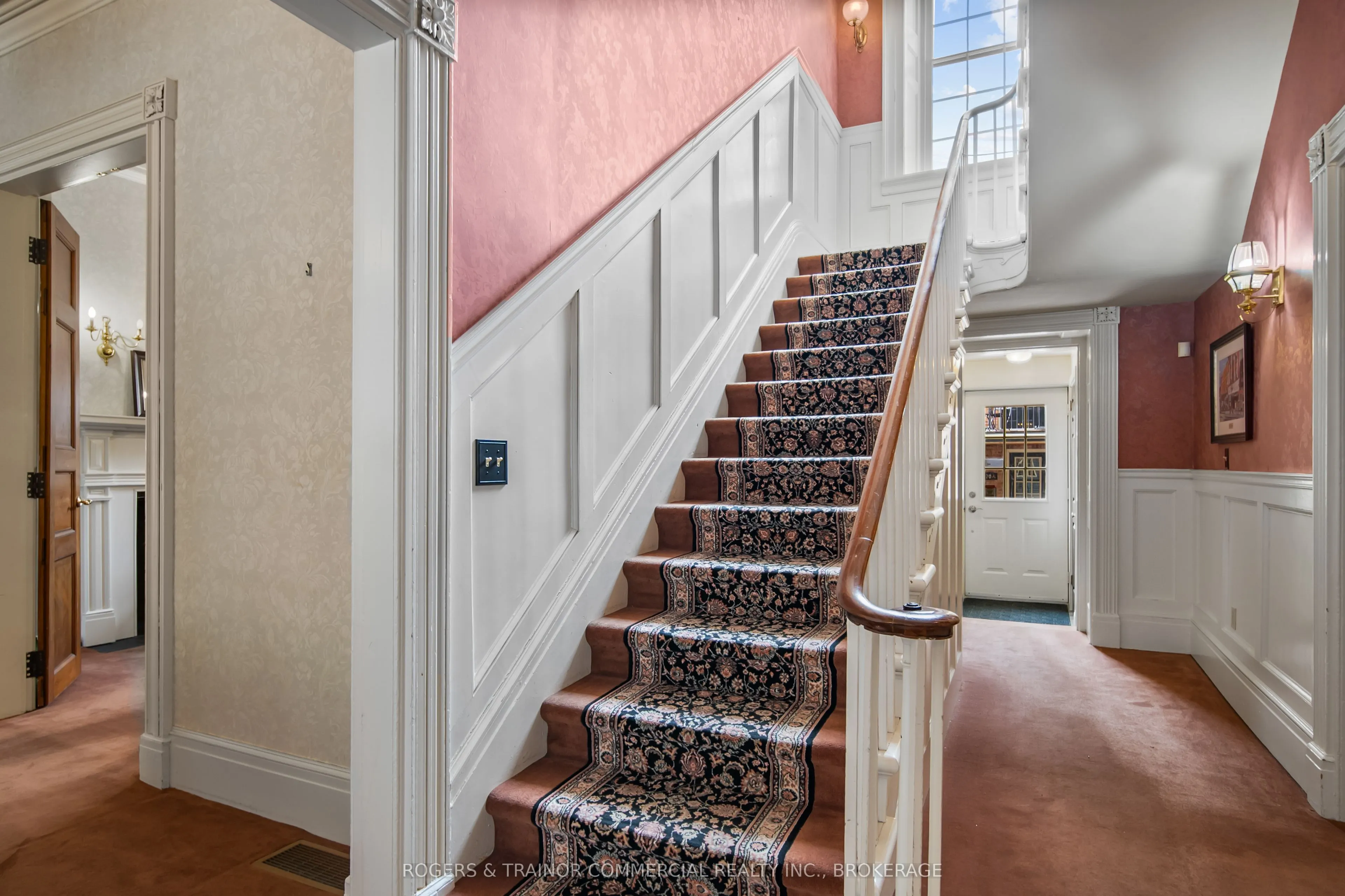 264 King Street E