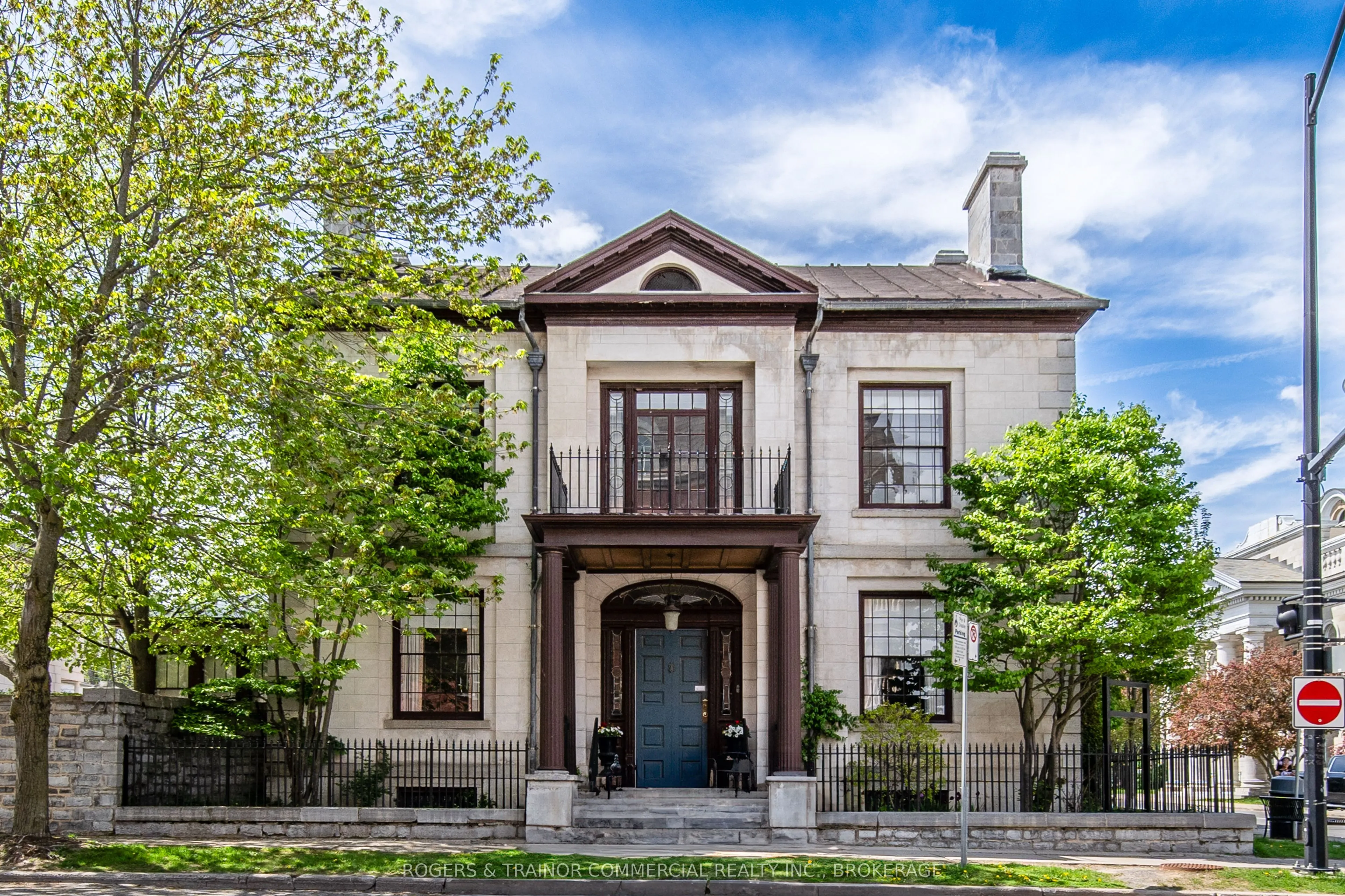 264 King Street E