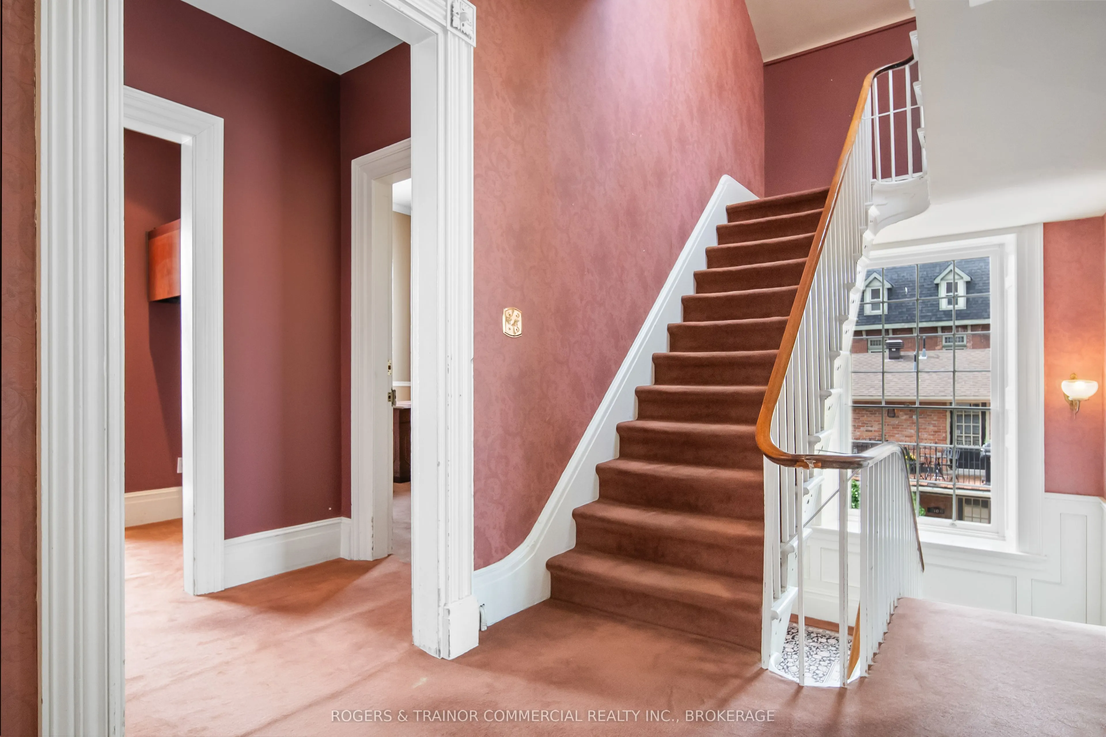 264 King Street E