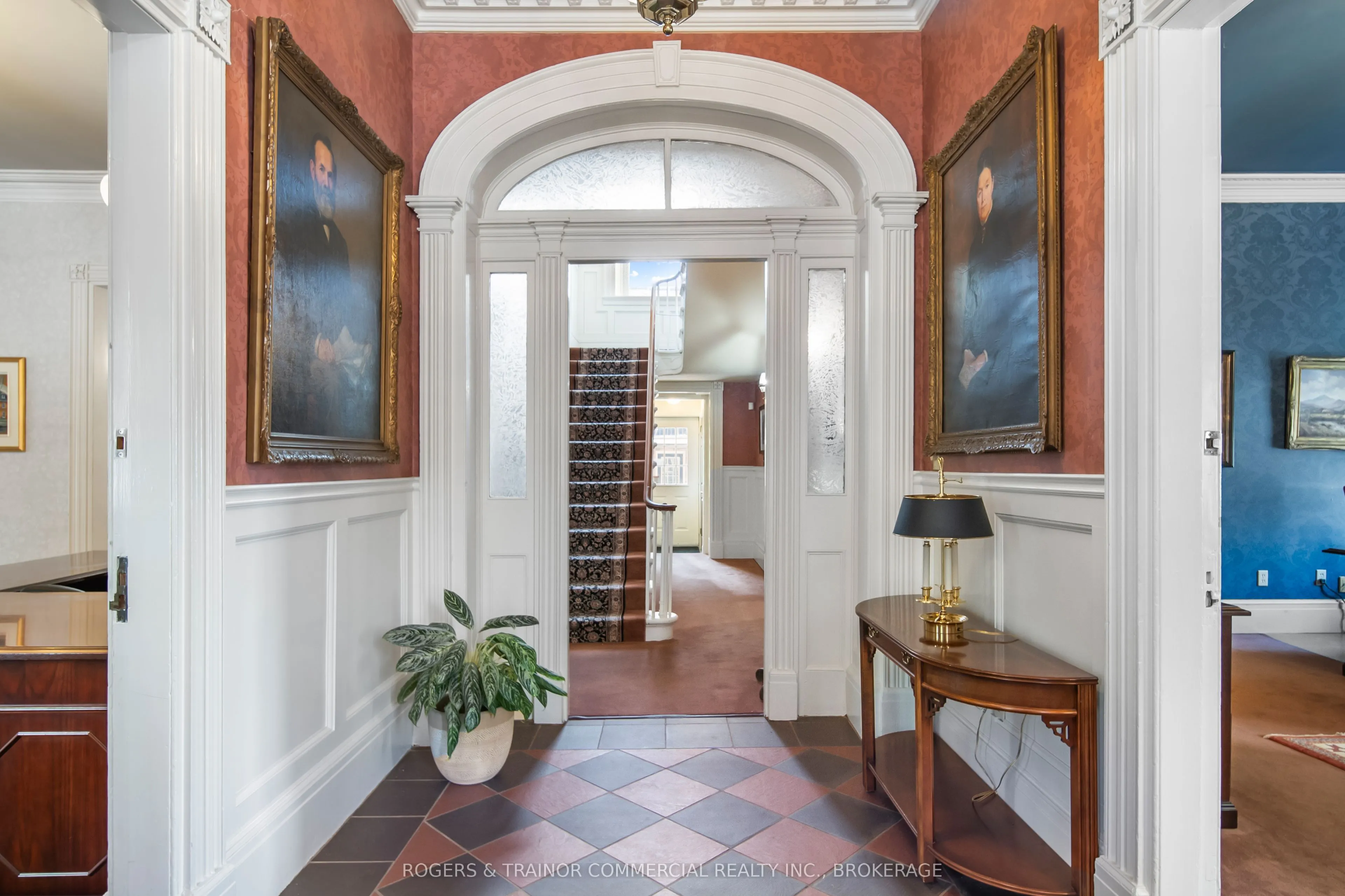 264 King Street E
