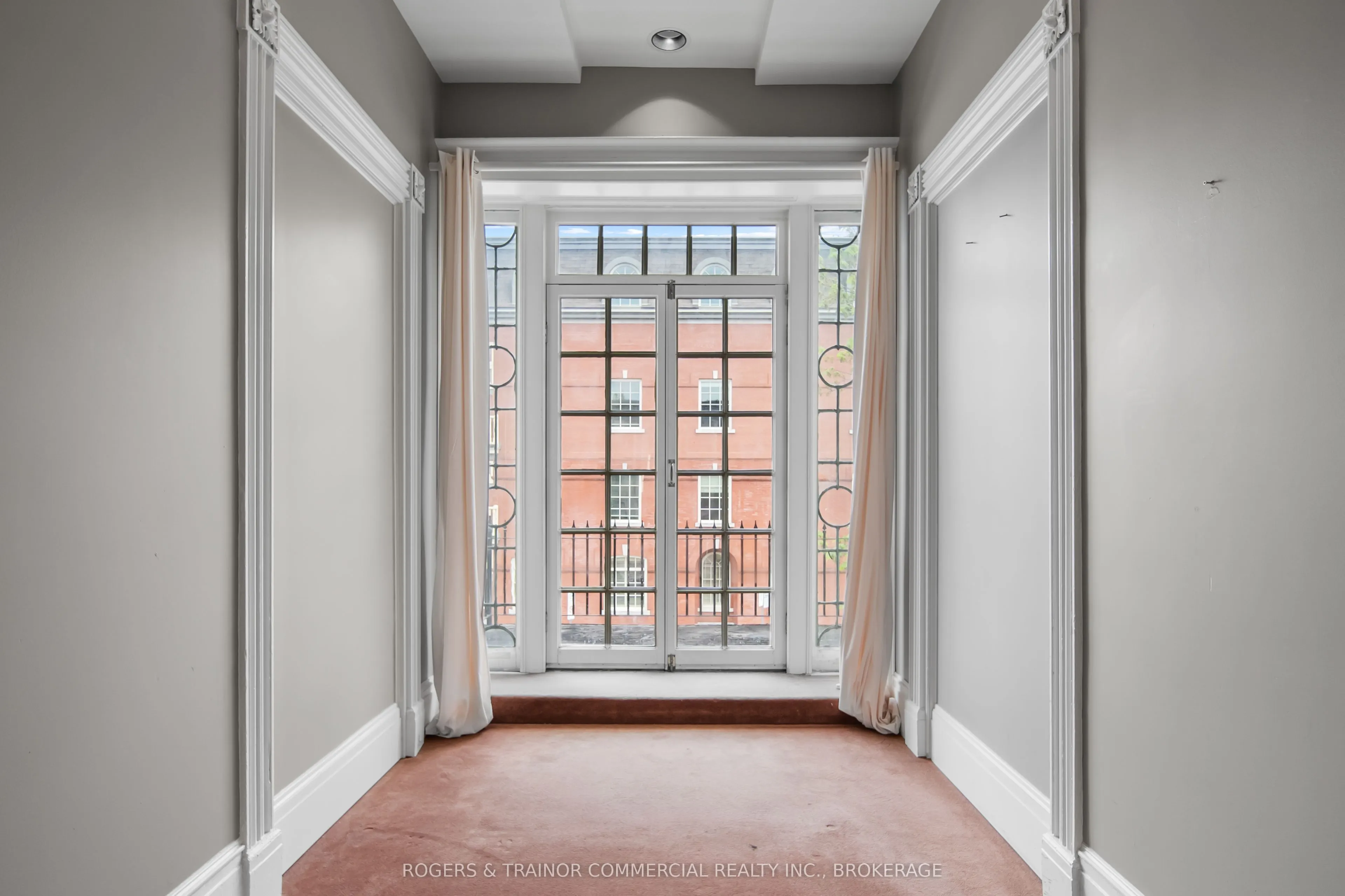 264 King Street E