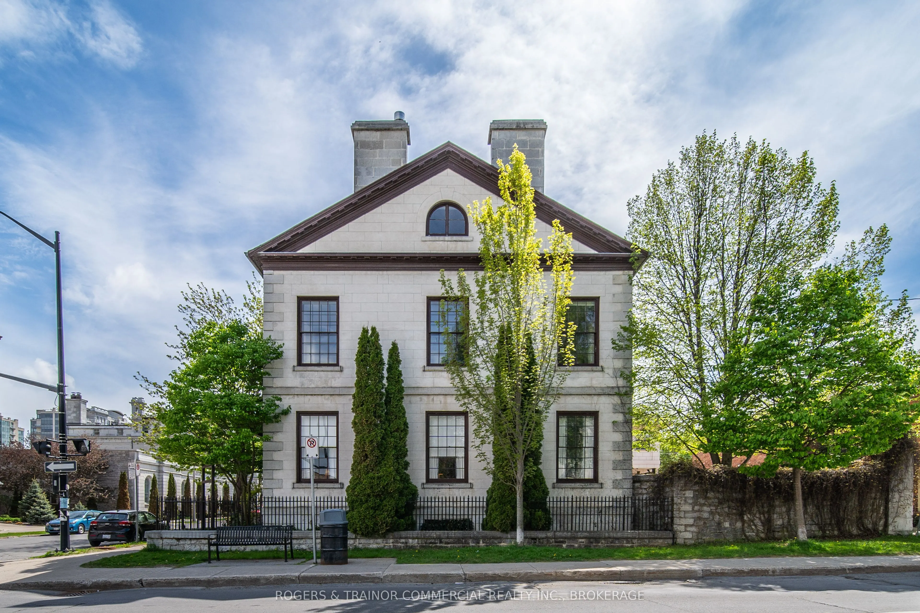 264 King Street E