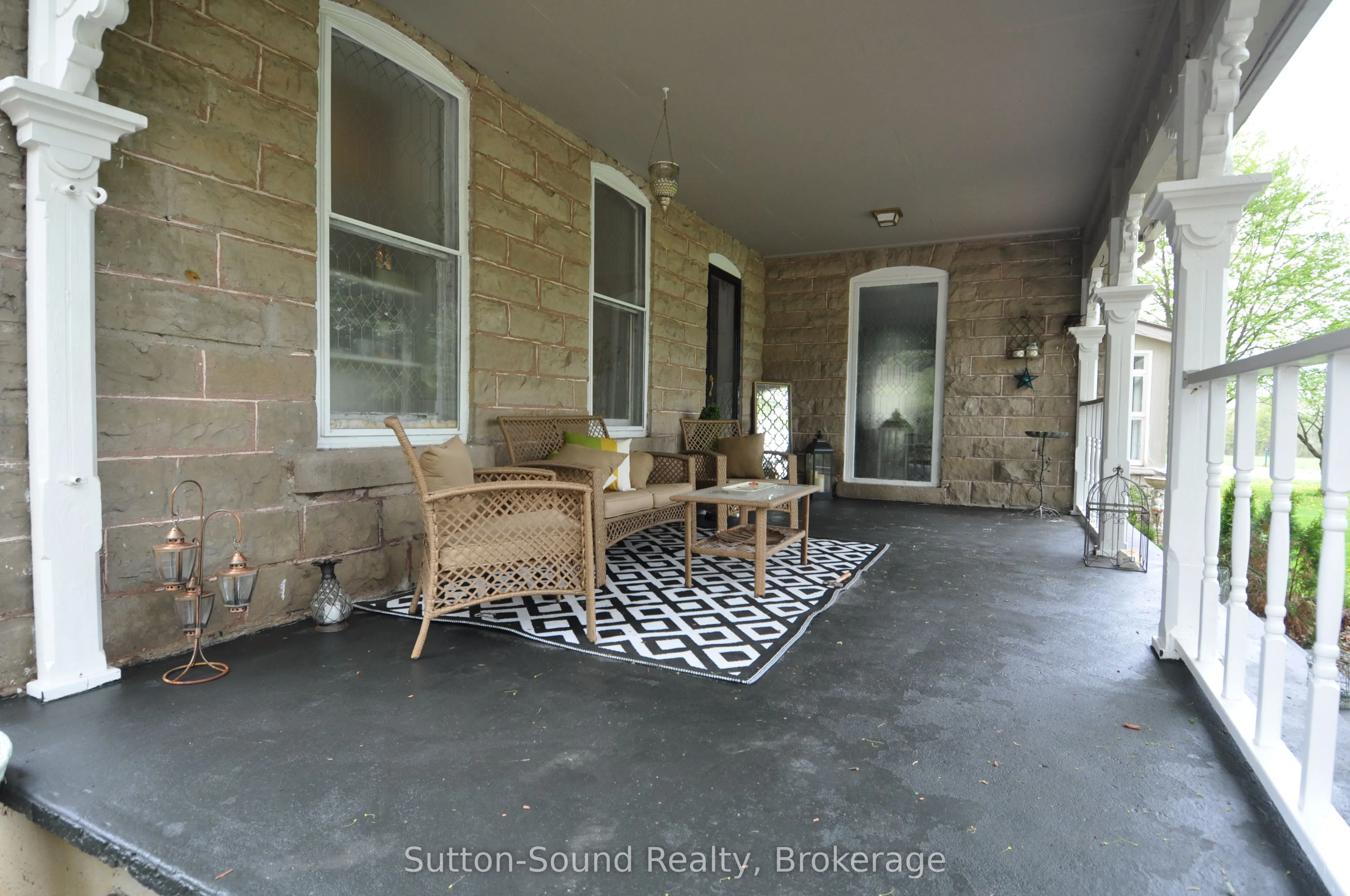 382105 17 Concession