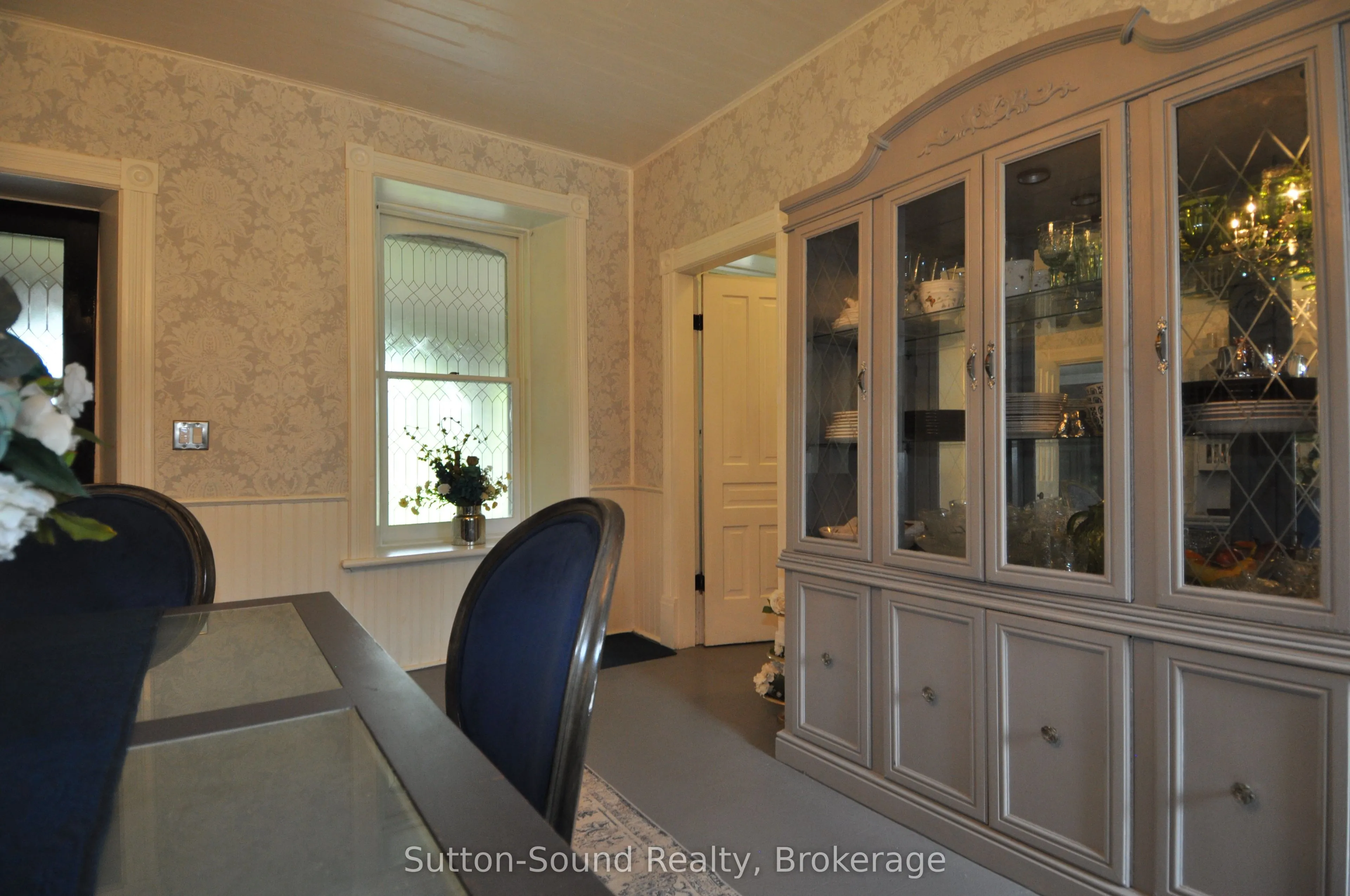 382105 17 Concession