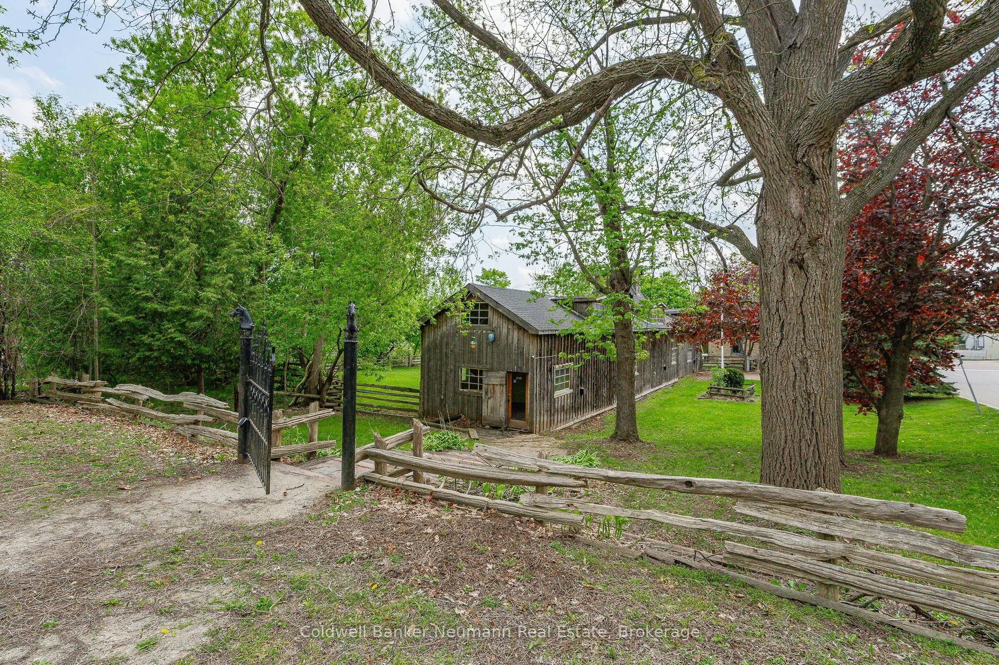 52 Brock Road S