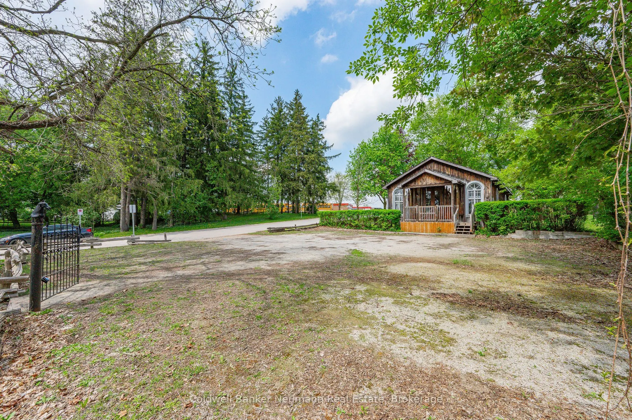 52 Brock Road S