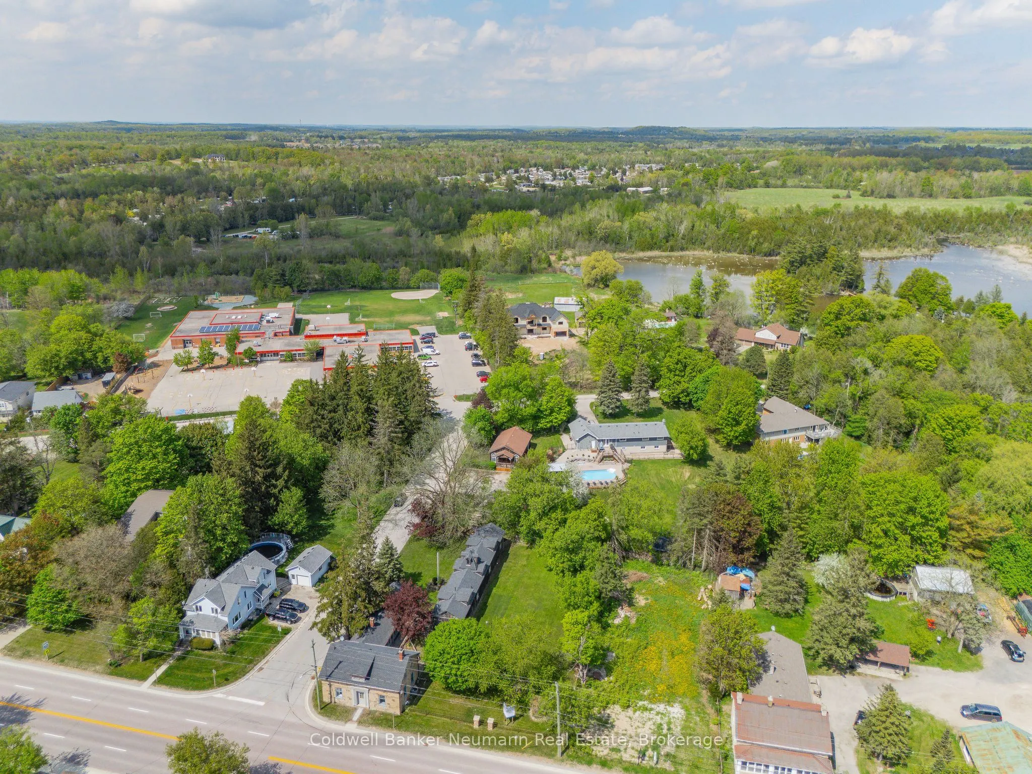 52 Brock Road S
