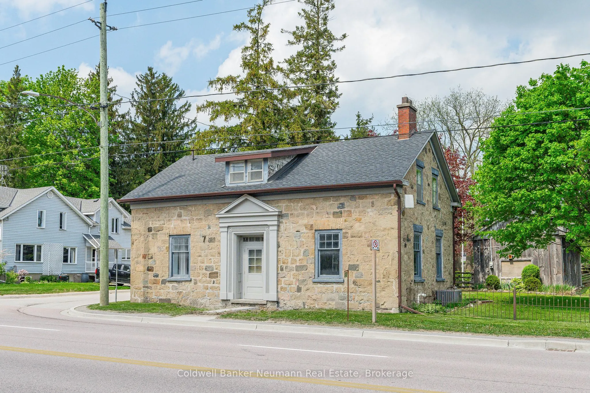 52 Brock Road S