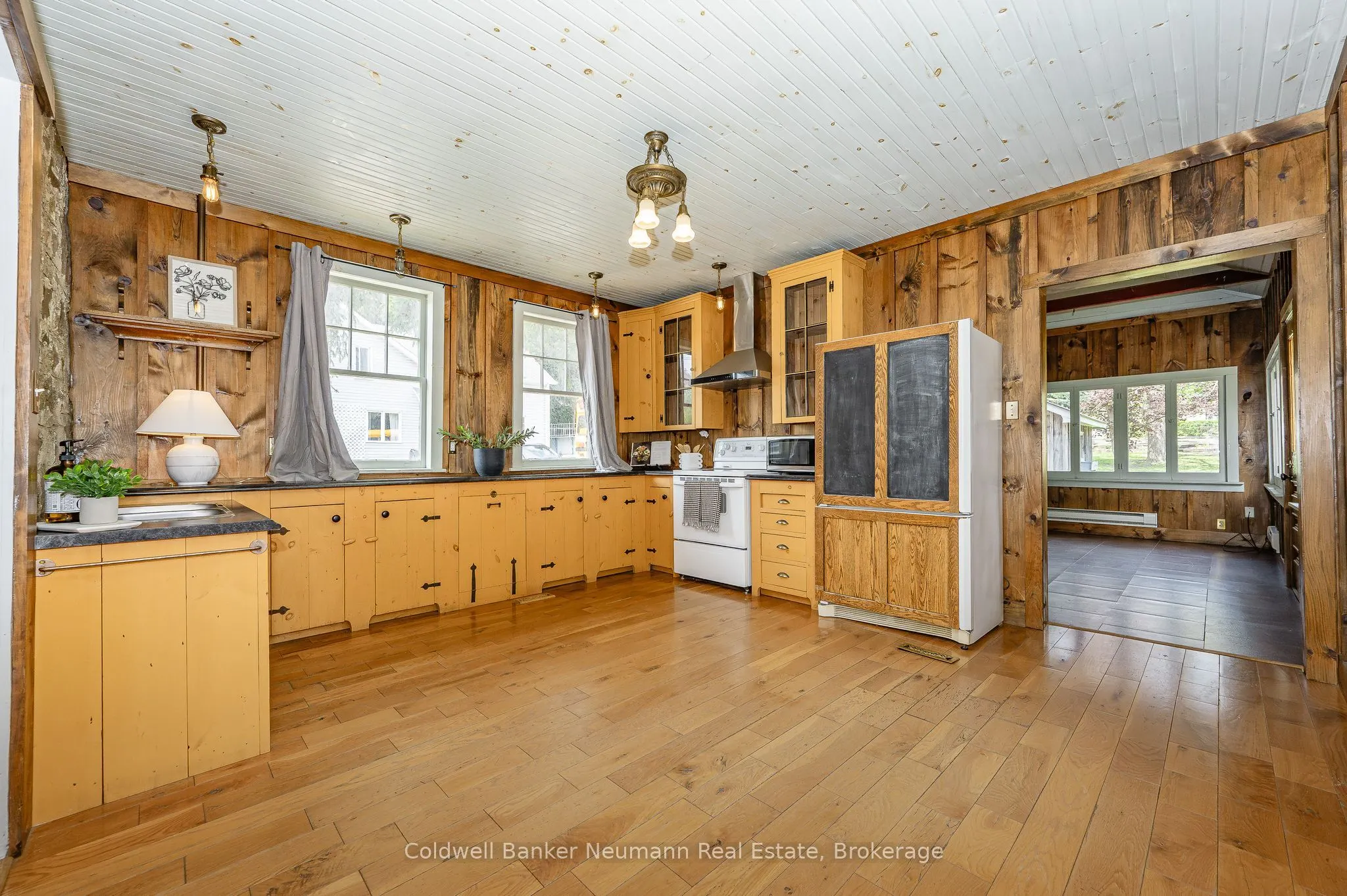 52 Brock Road S