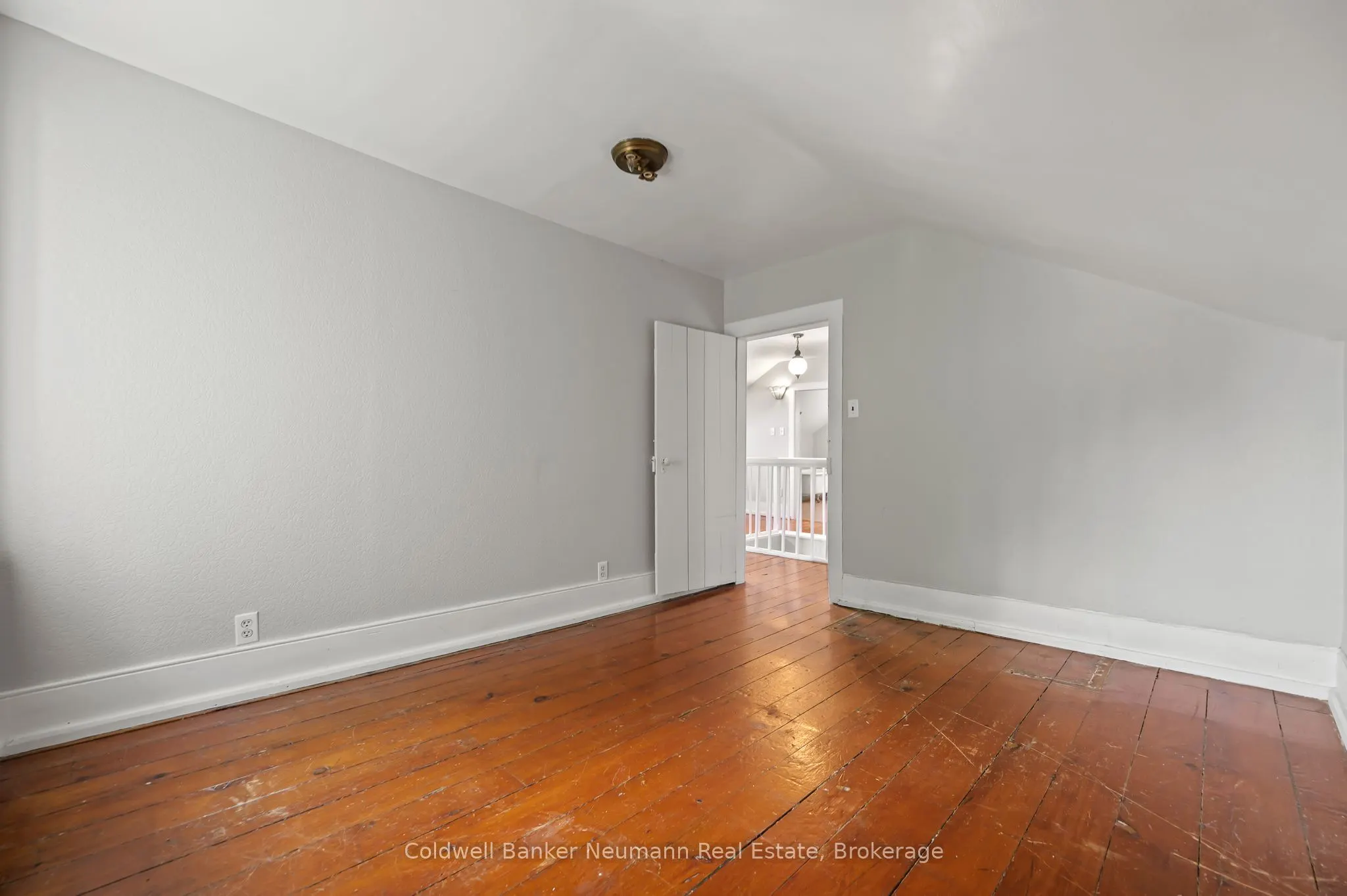 52 Brock Road S
