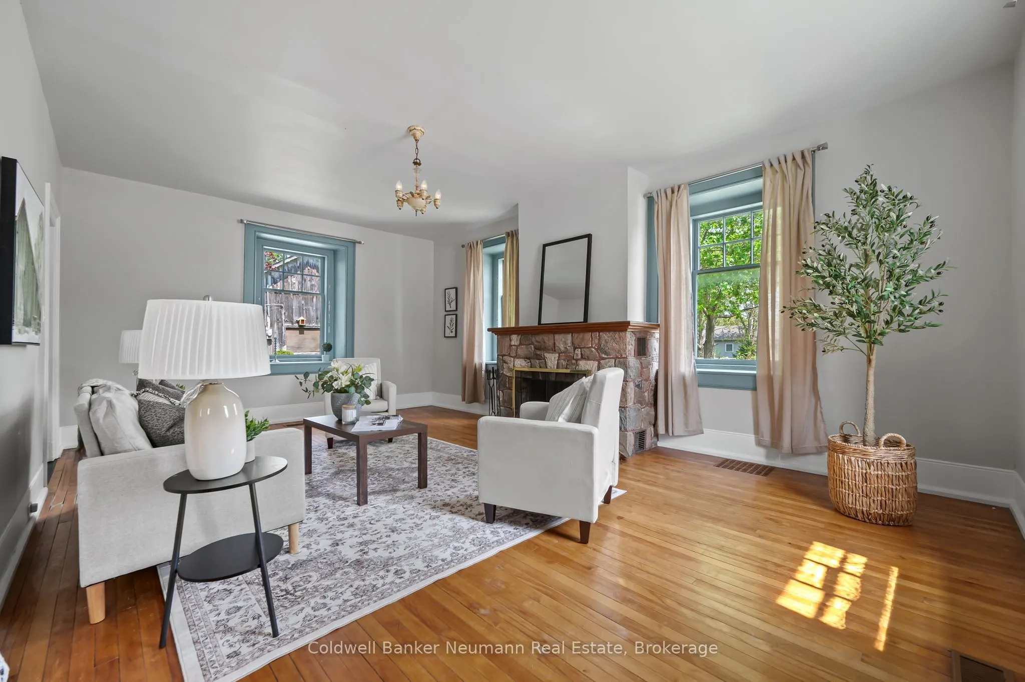 52 Brock Road S