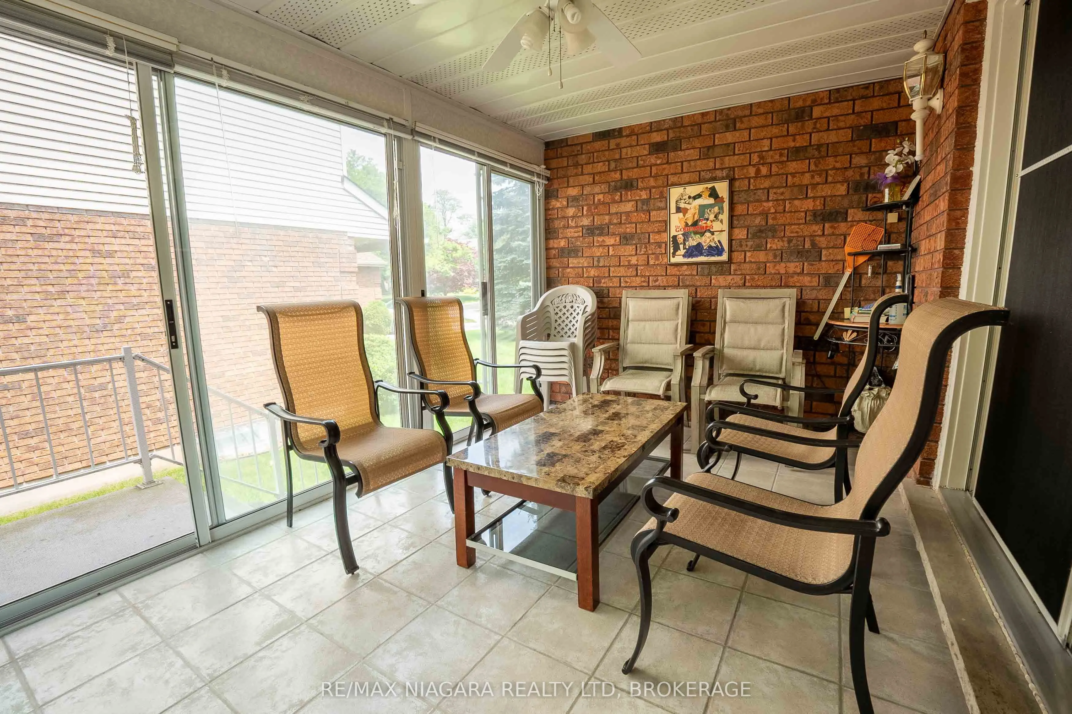 12 Fern Gate