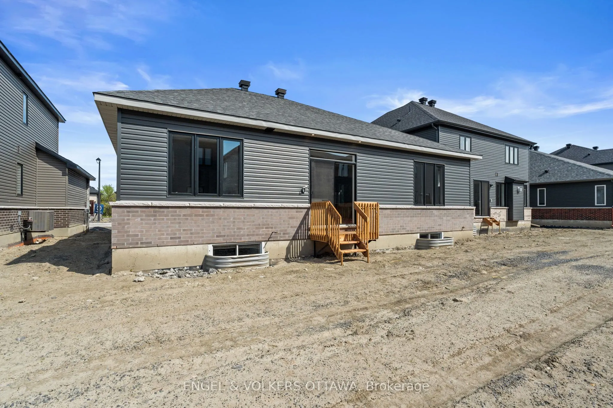 119 D'arleux Place