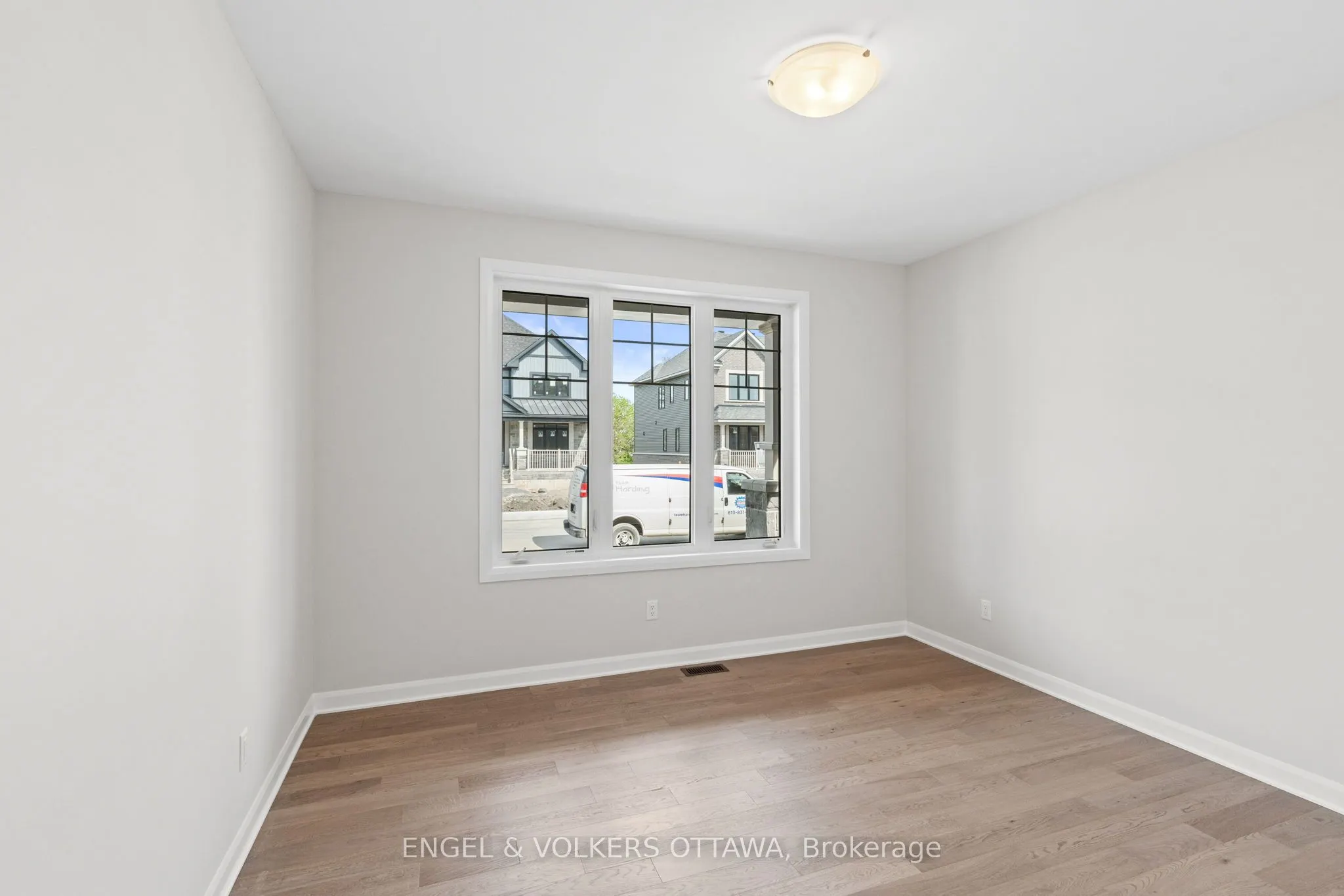 119 D'arleux Place