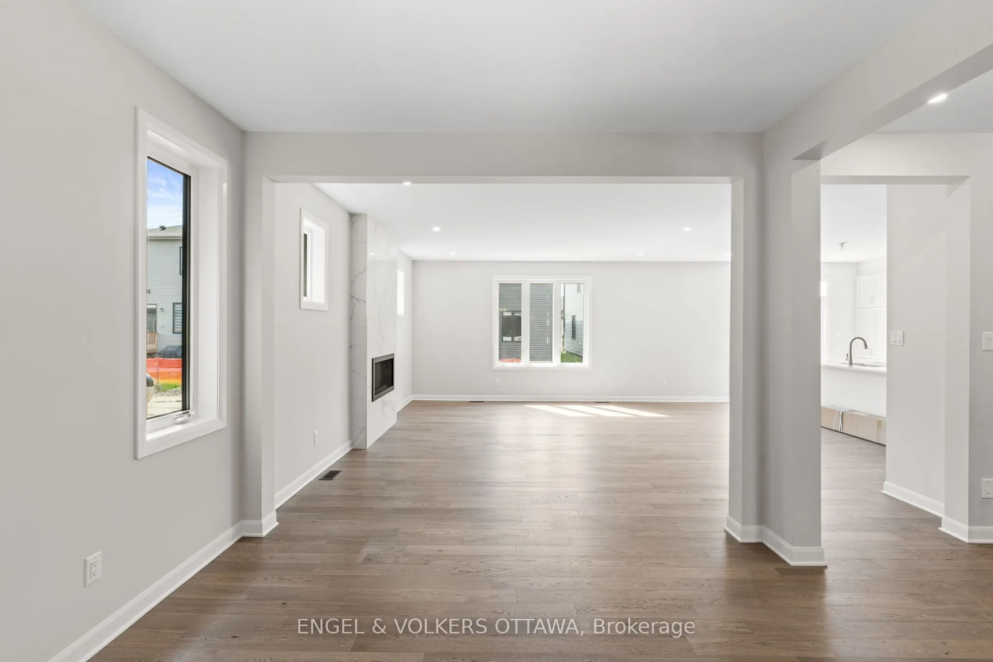 119 D'arleux Place