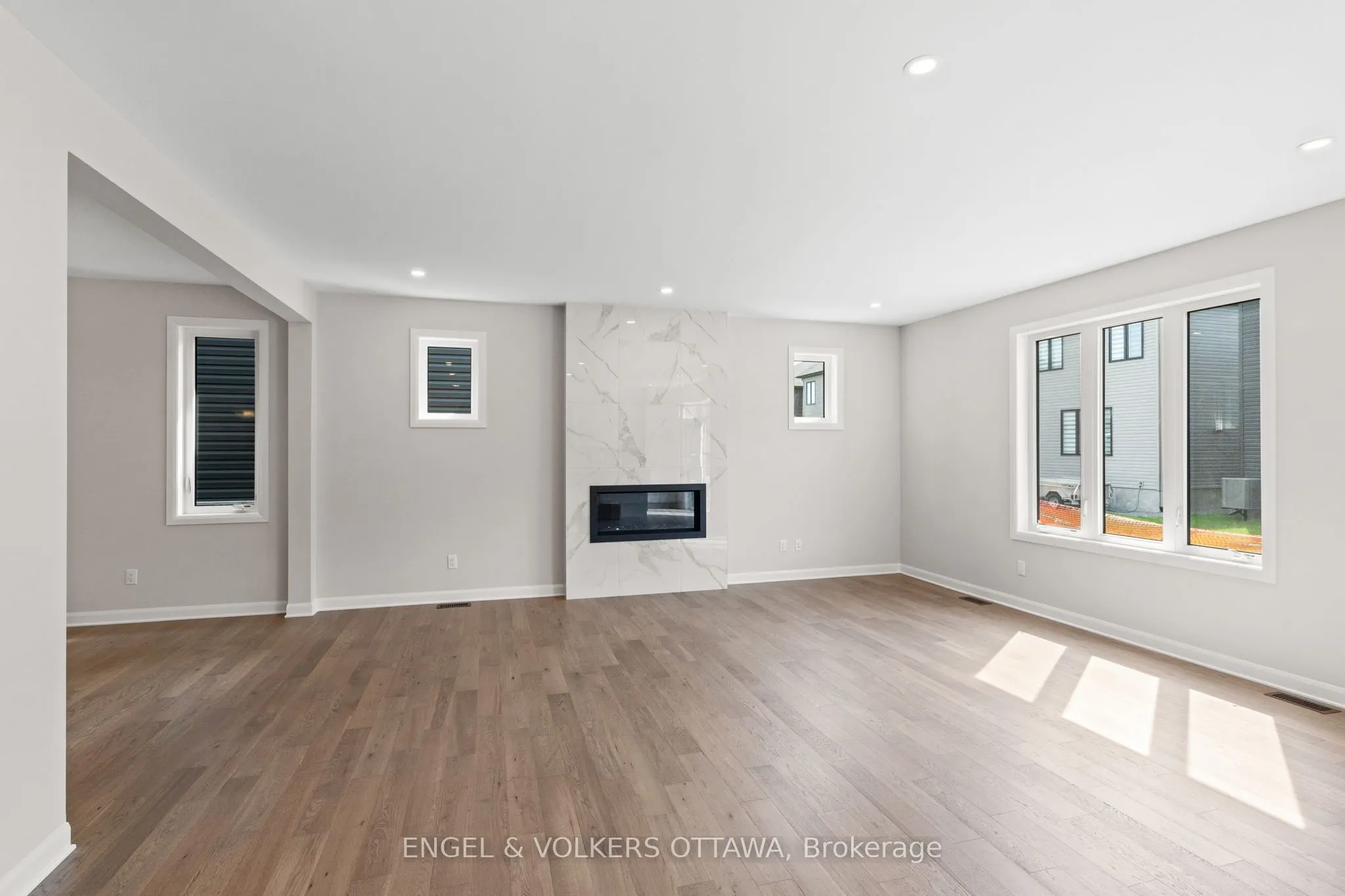 119 D'arleux Place