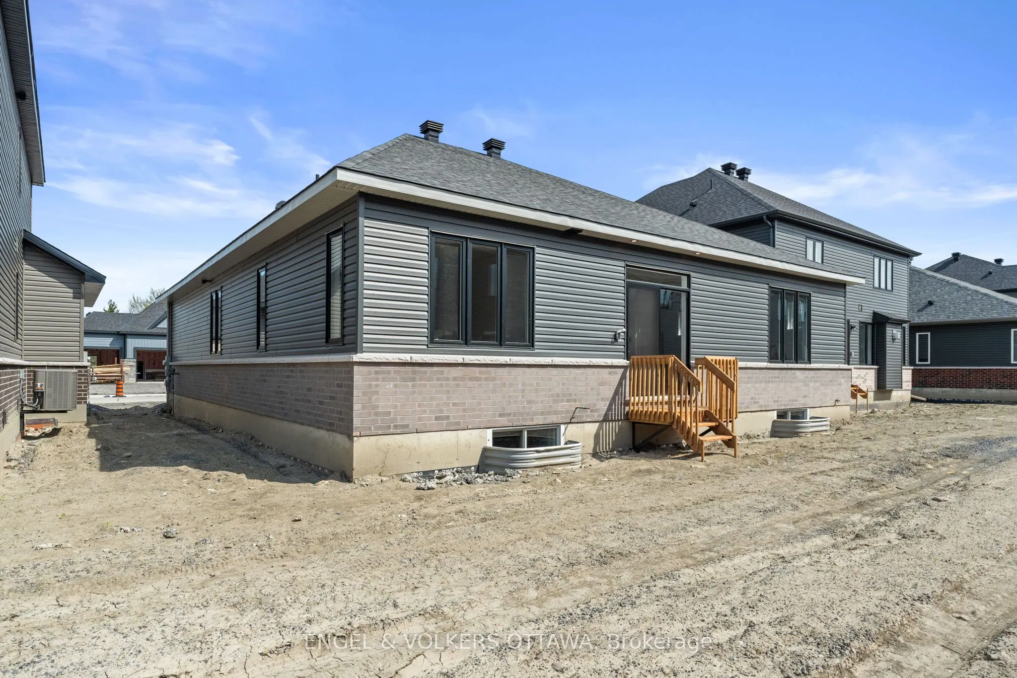 119 D'arleux Place