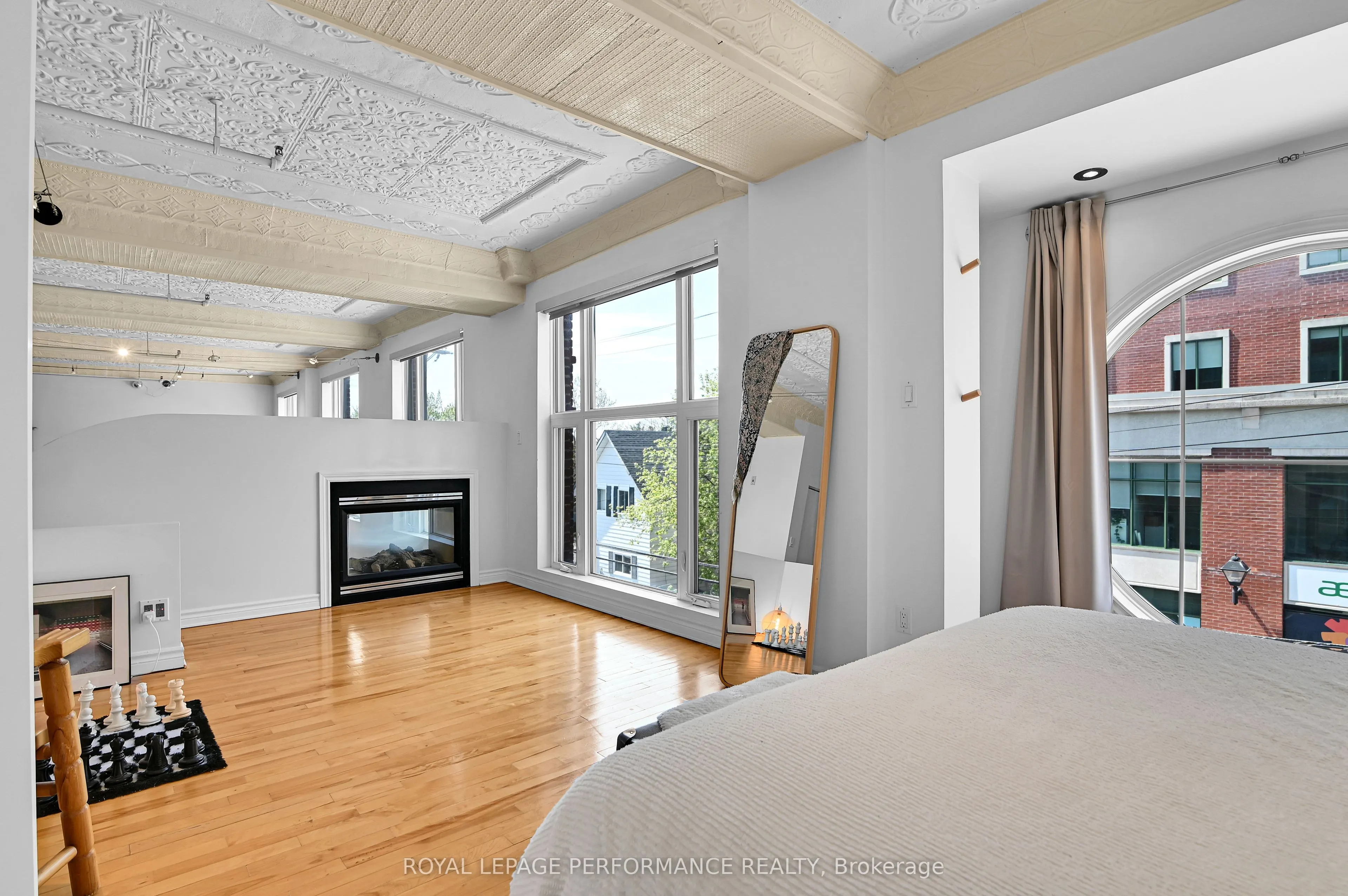 297 Dupuis Street, #205