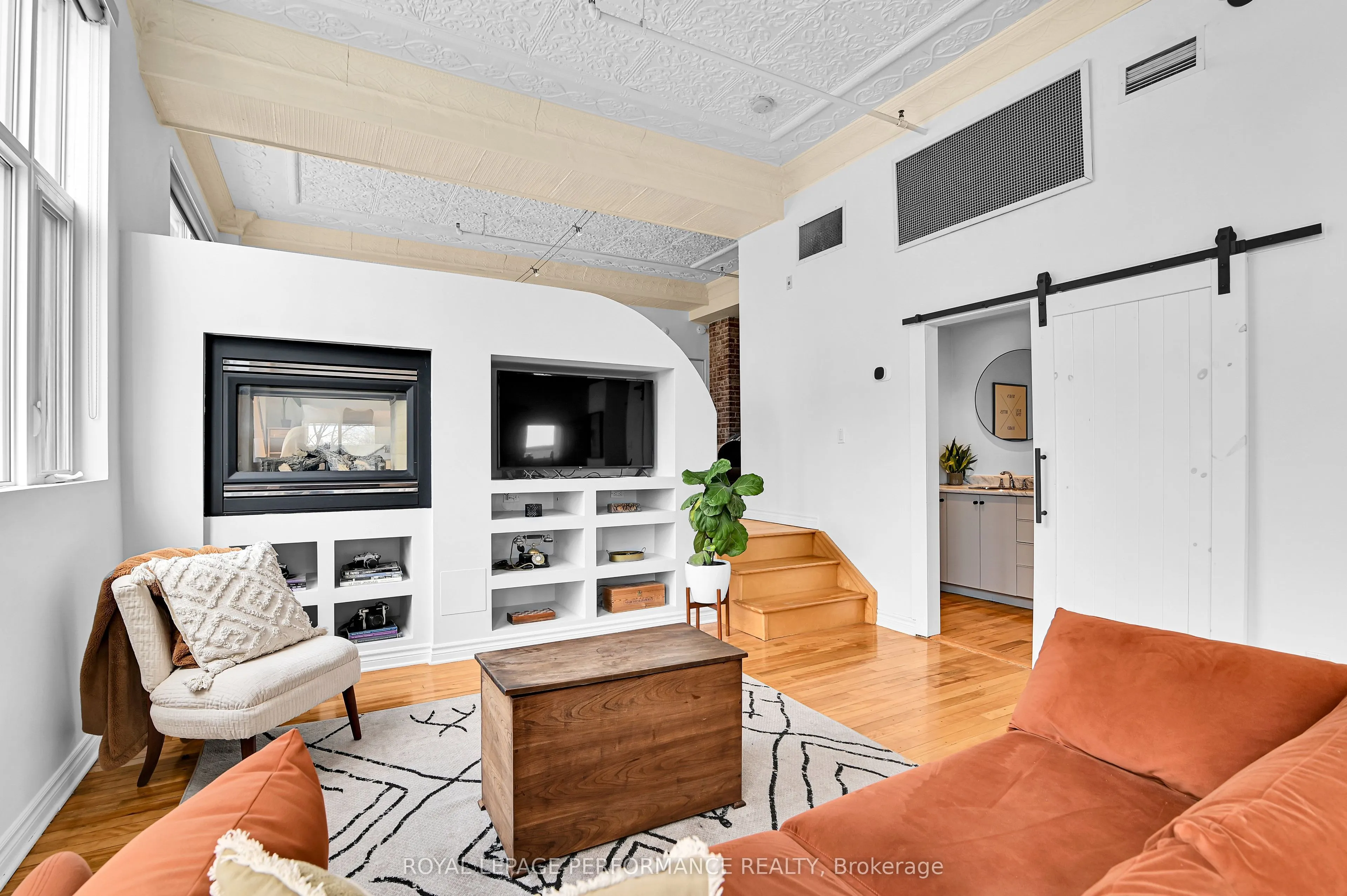 297 Dupuis Street, #205
