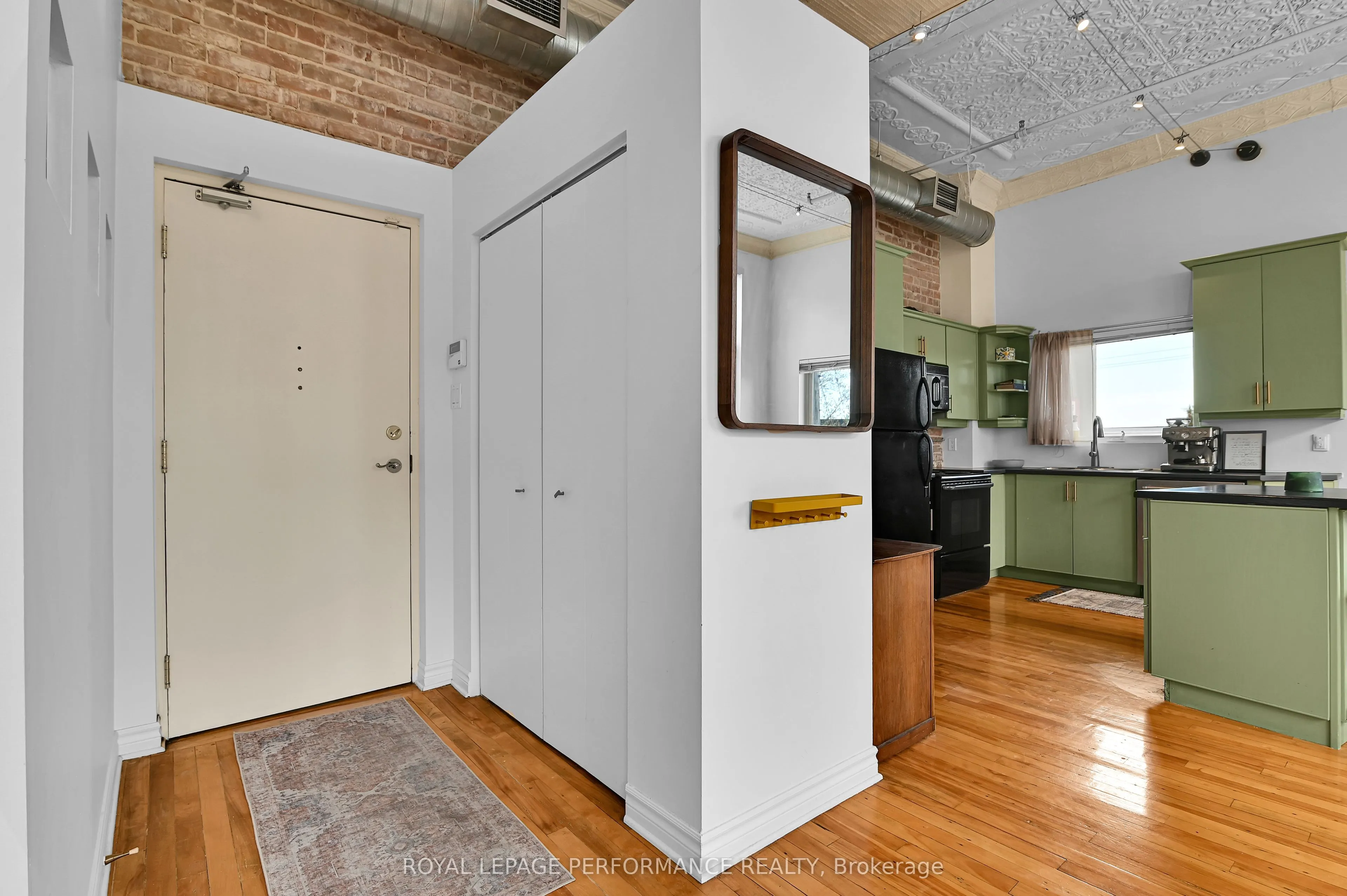 297 Dupuis Street, #205