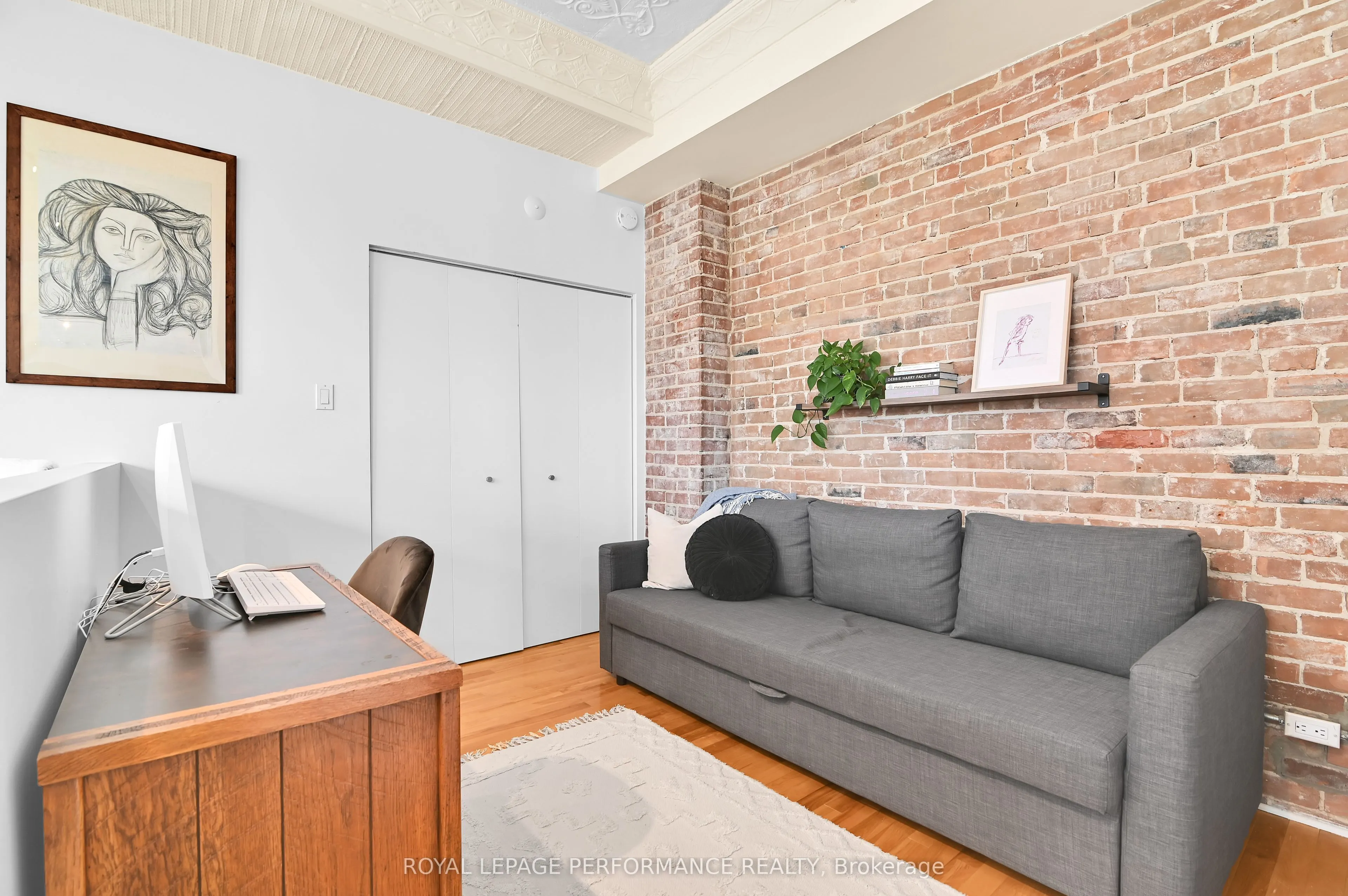 297 Dupuis Street, #205