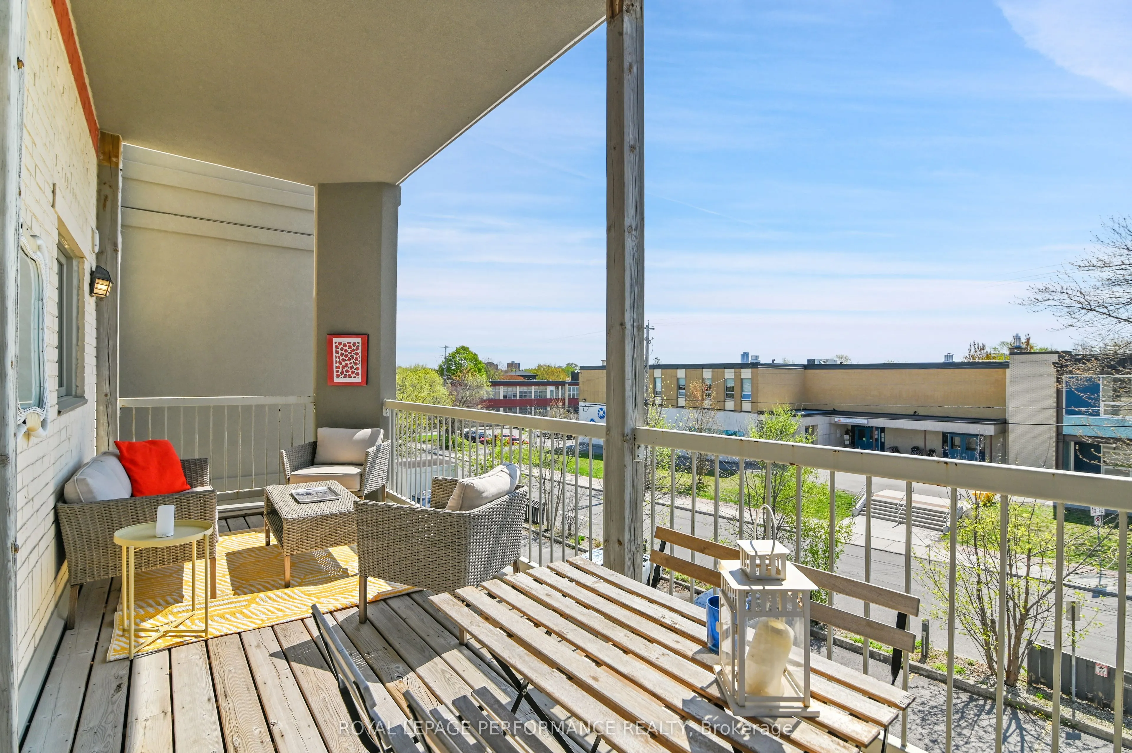 297 Dupuis Street, #205