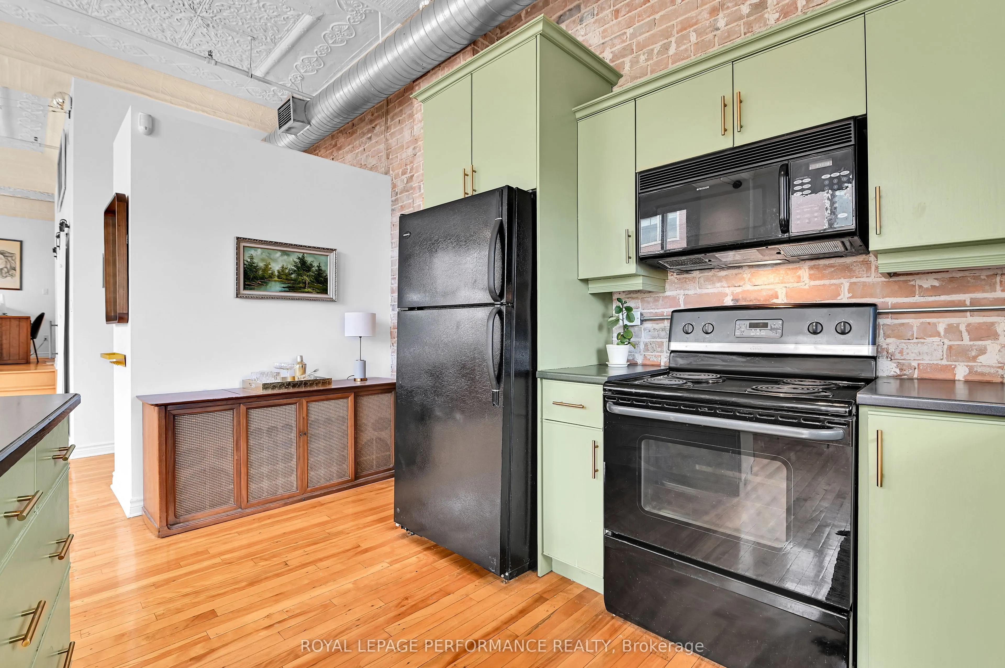 297 Dupuis Street, #205