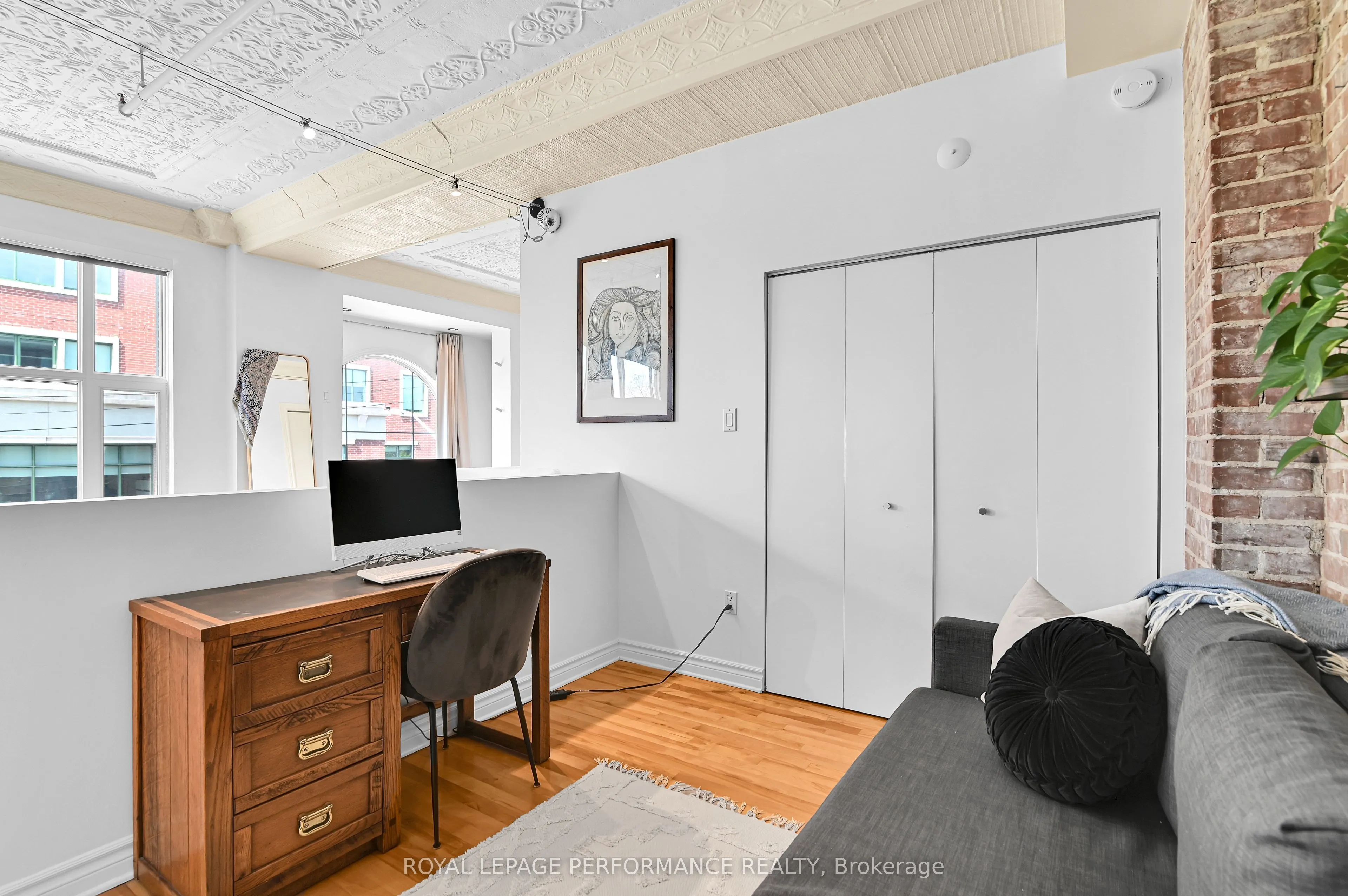 297 Dupuis Street, #205
