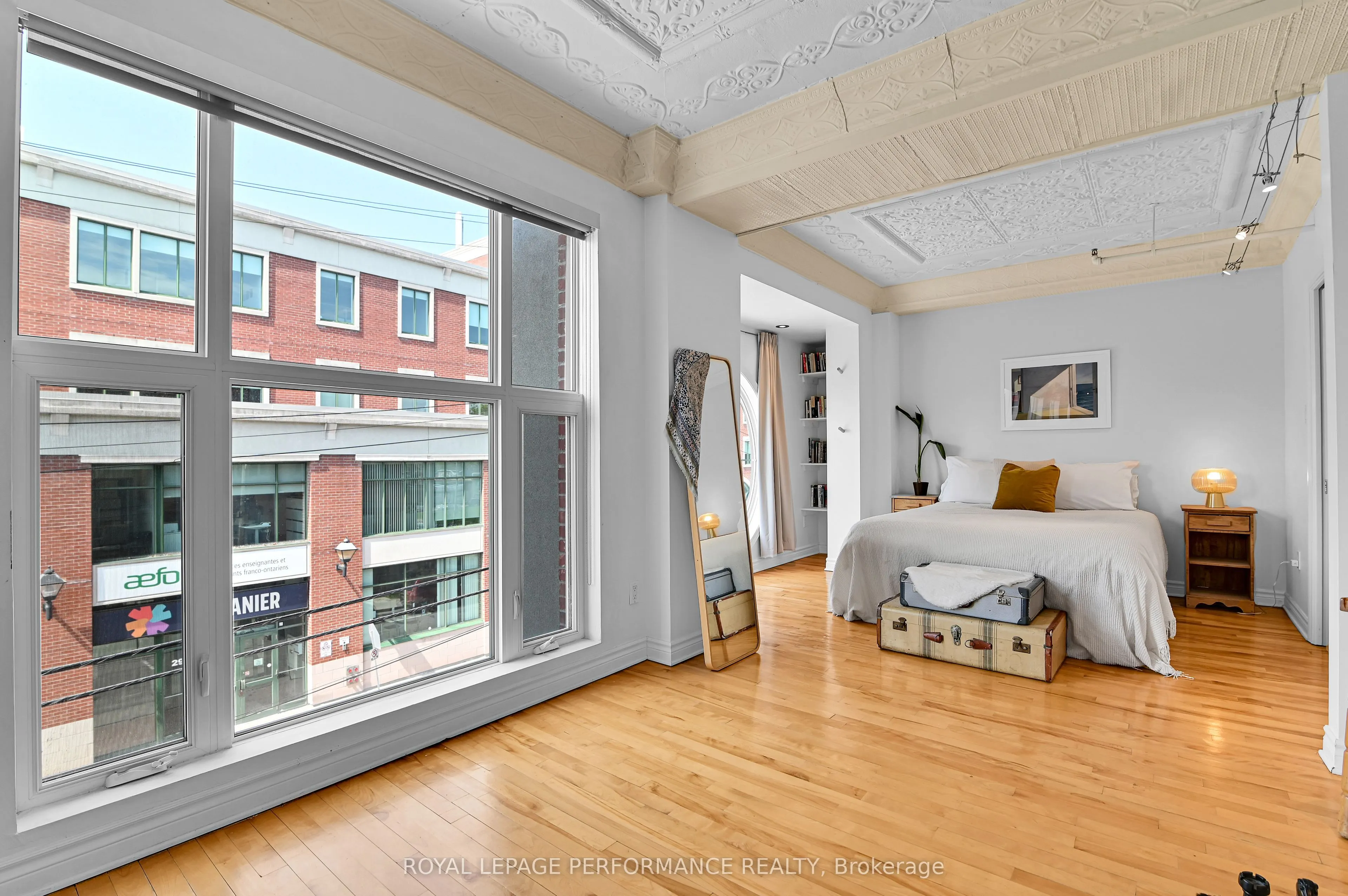 297 Dupuis Street, #205