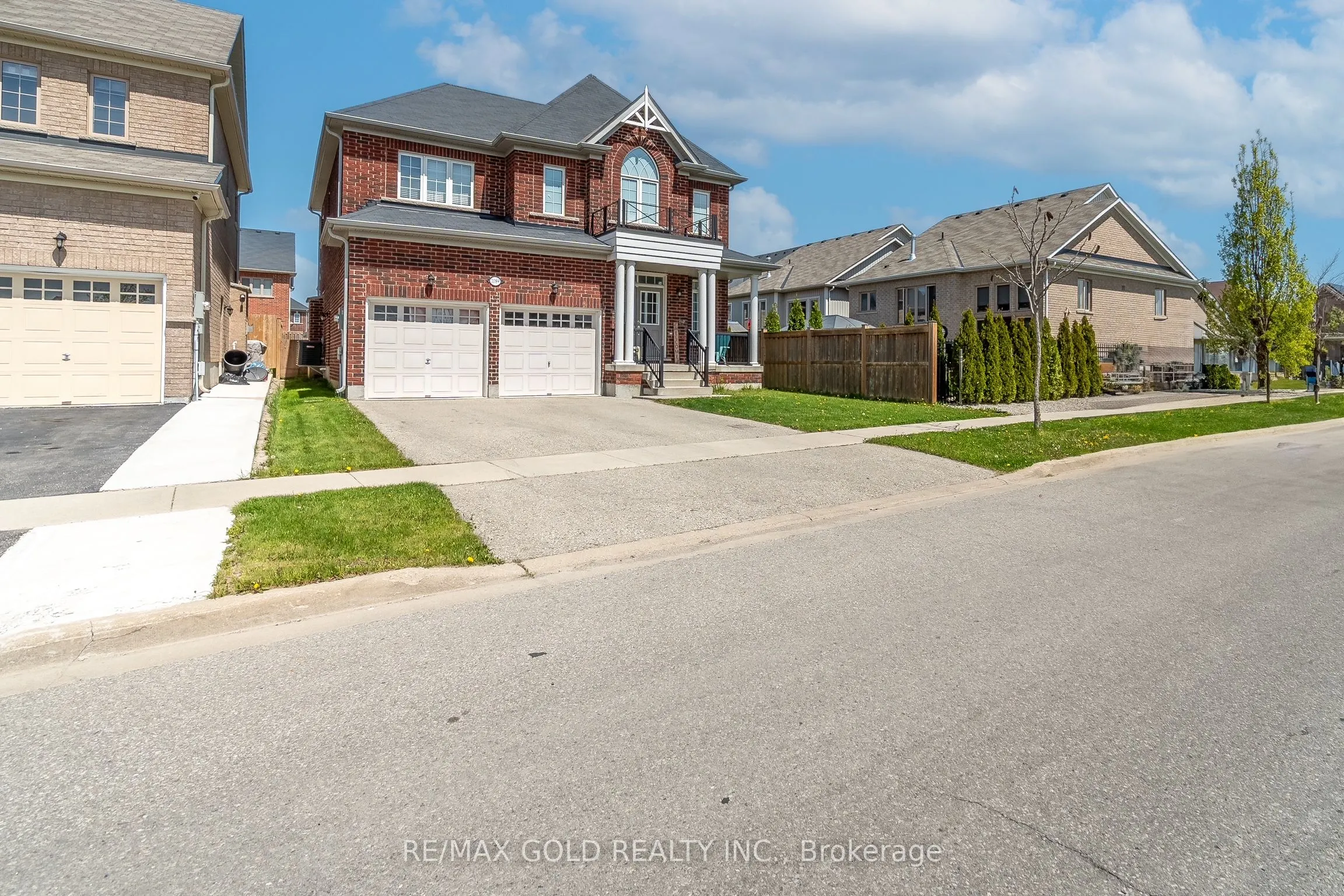 1089 Upper Thames Drive