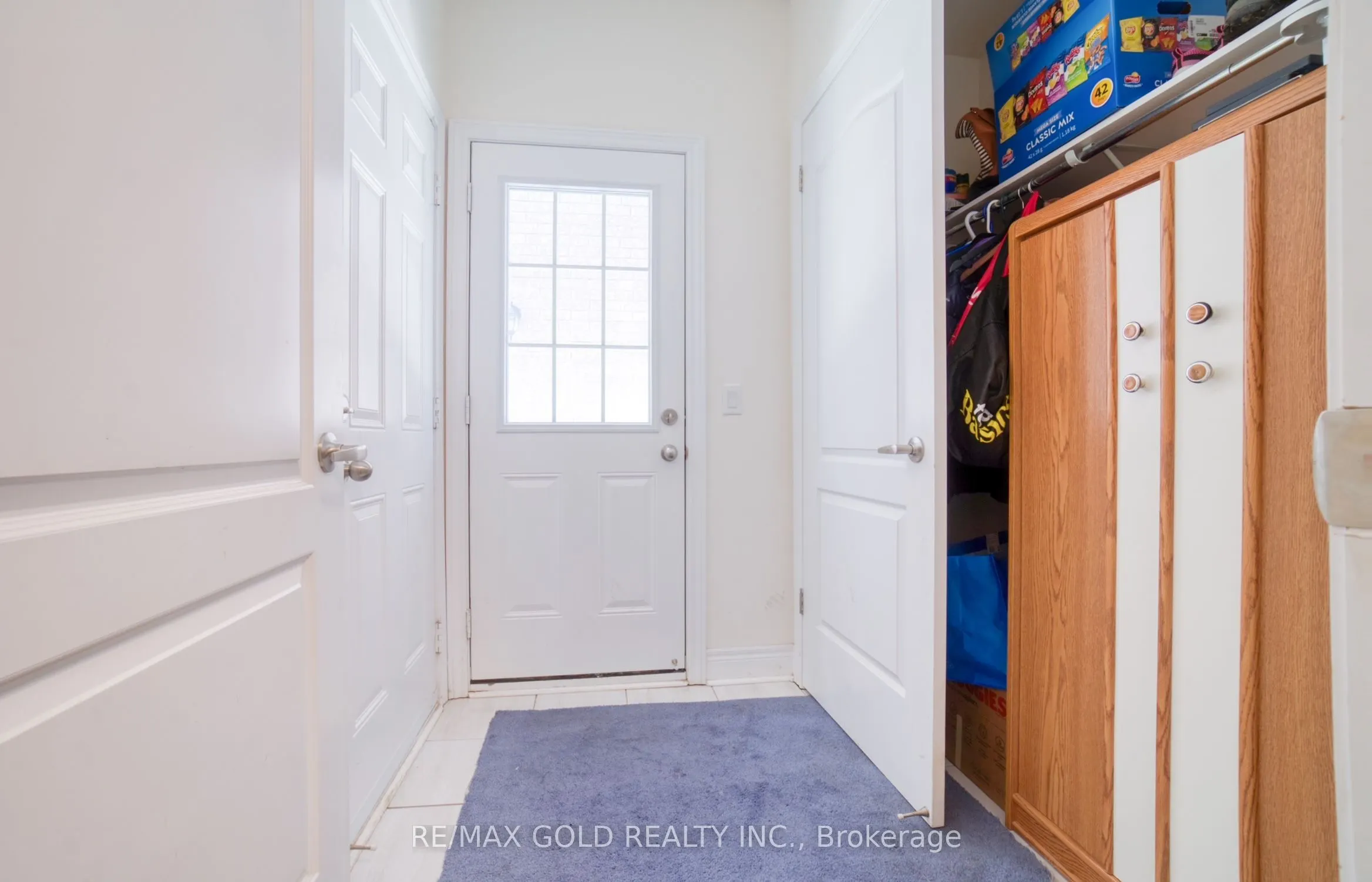 1089 Upper Thames Drive