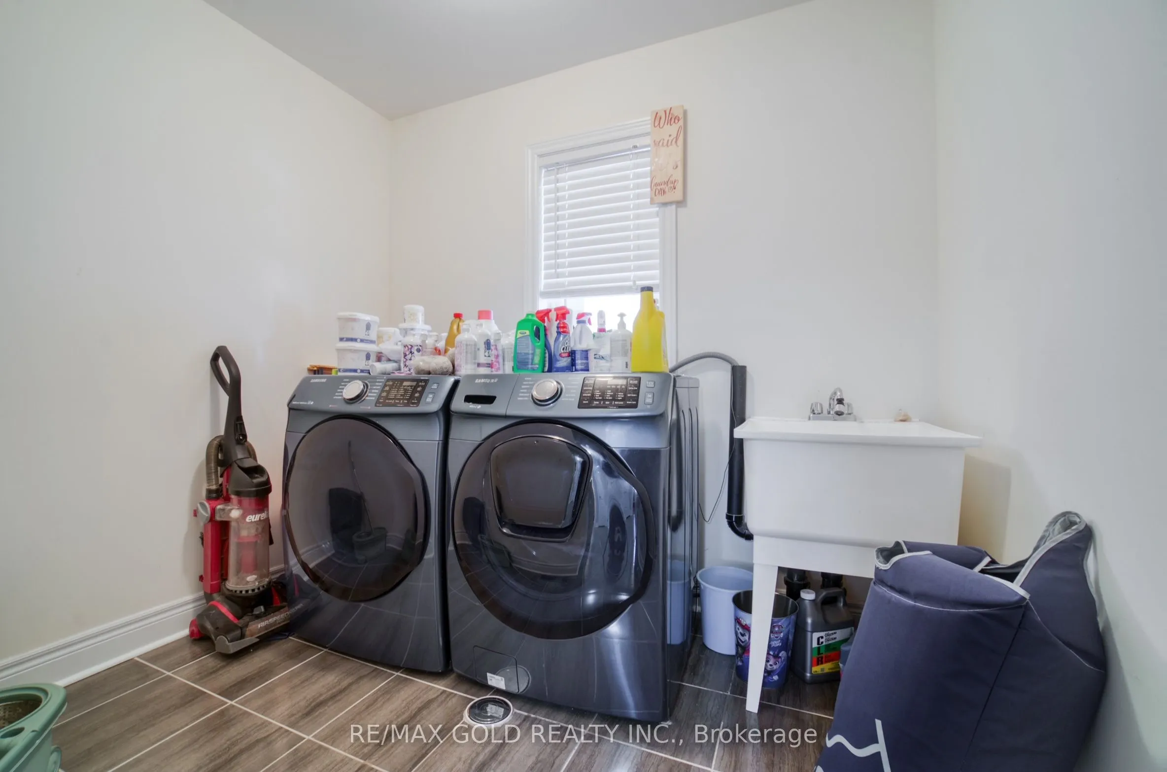 1089 Upper Thames Drive