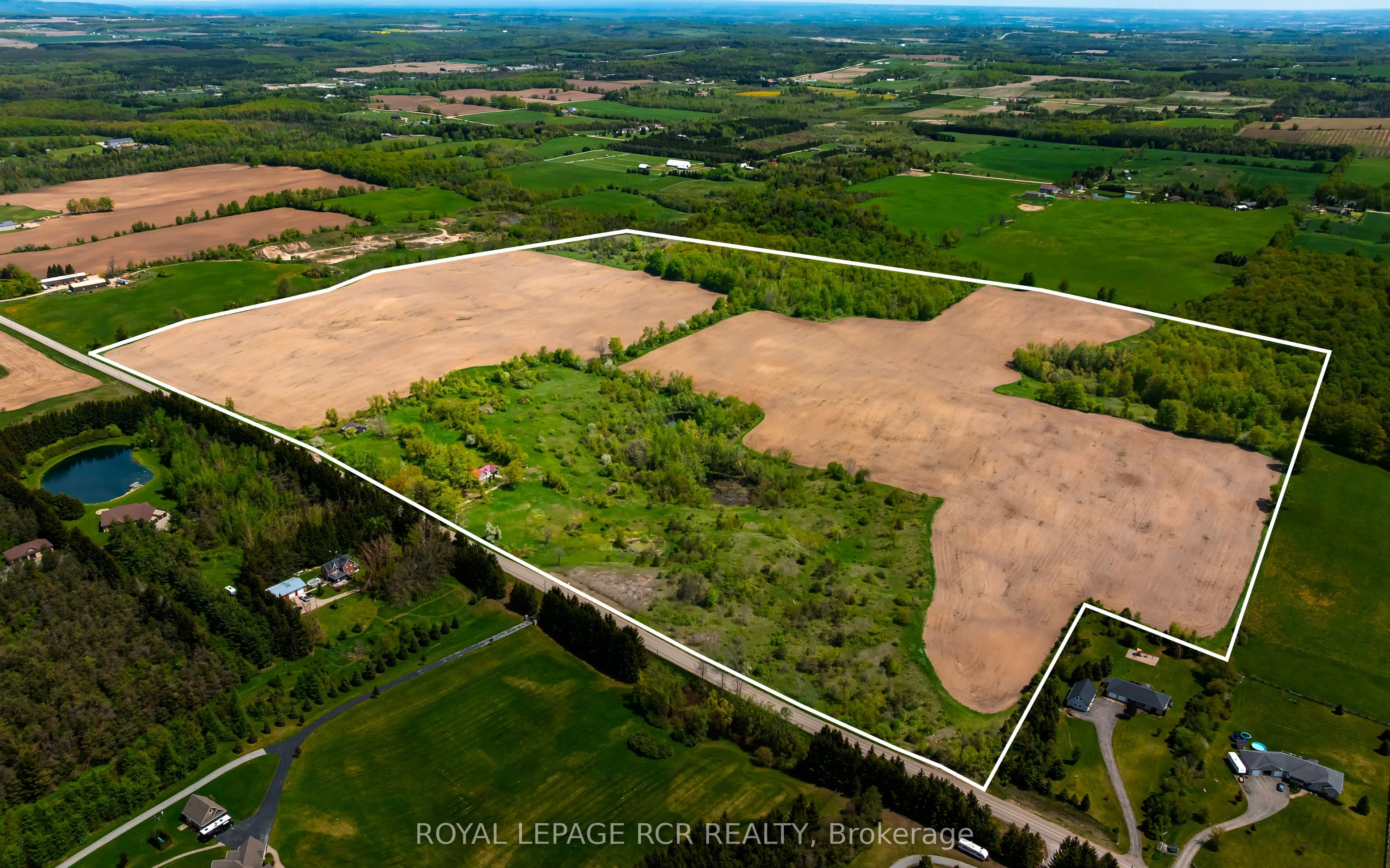 555463 Mono-Amaranth Townline