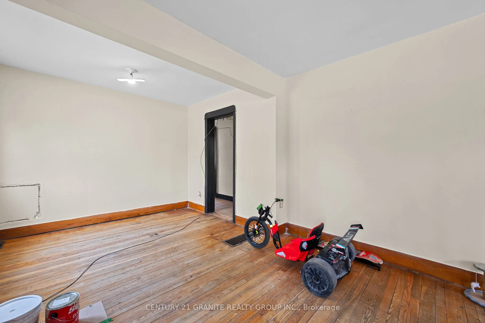 183 Hastings Street N